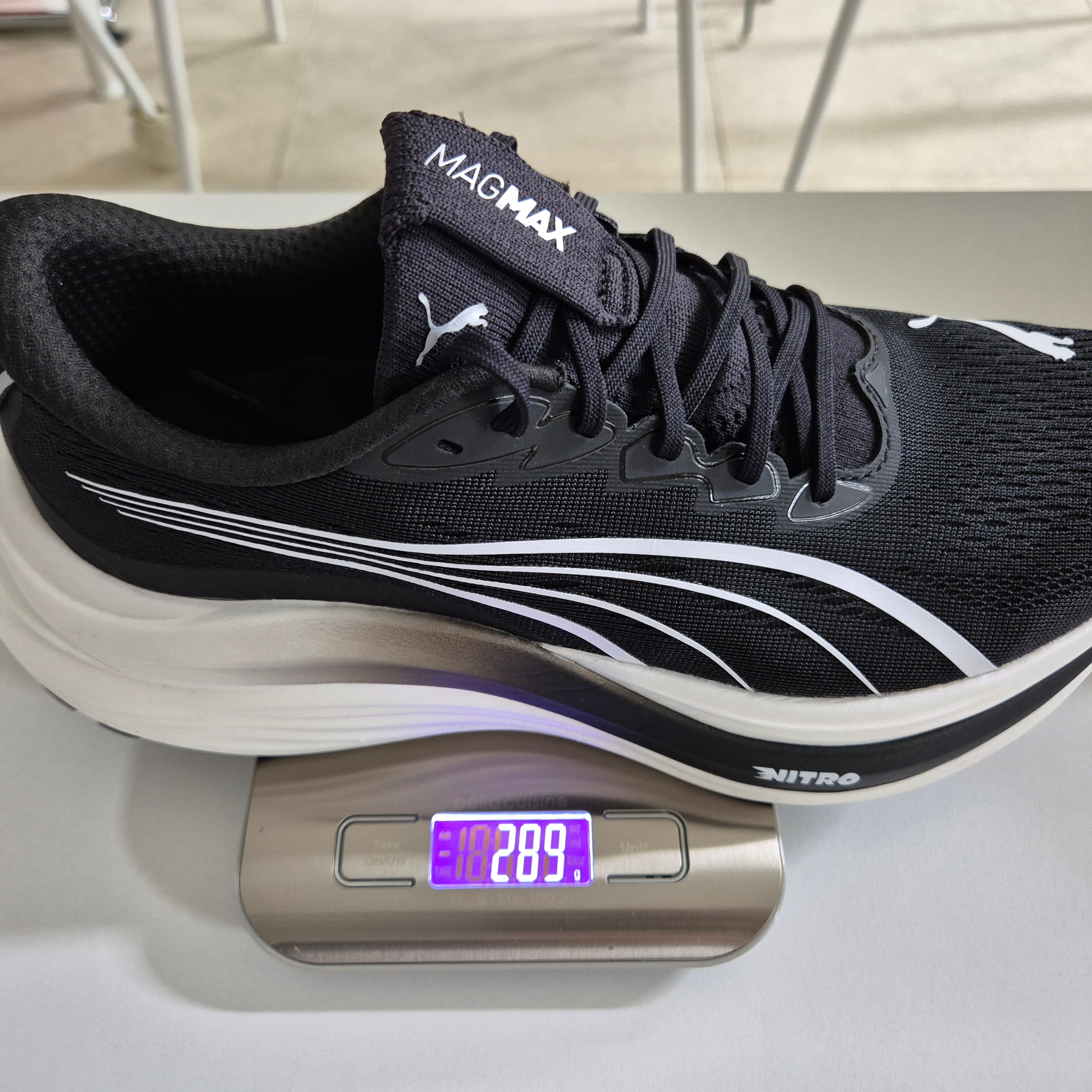Puma Magmax Nitro Black White 착용 스타일