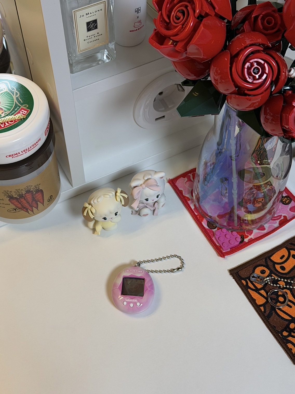 Tamagotchi x Blackpink Original Tamagotchi Pink, Lego Bouquet of Roses 착용 스타일 - 2