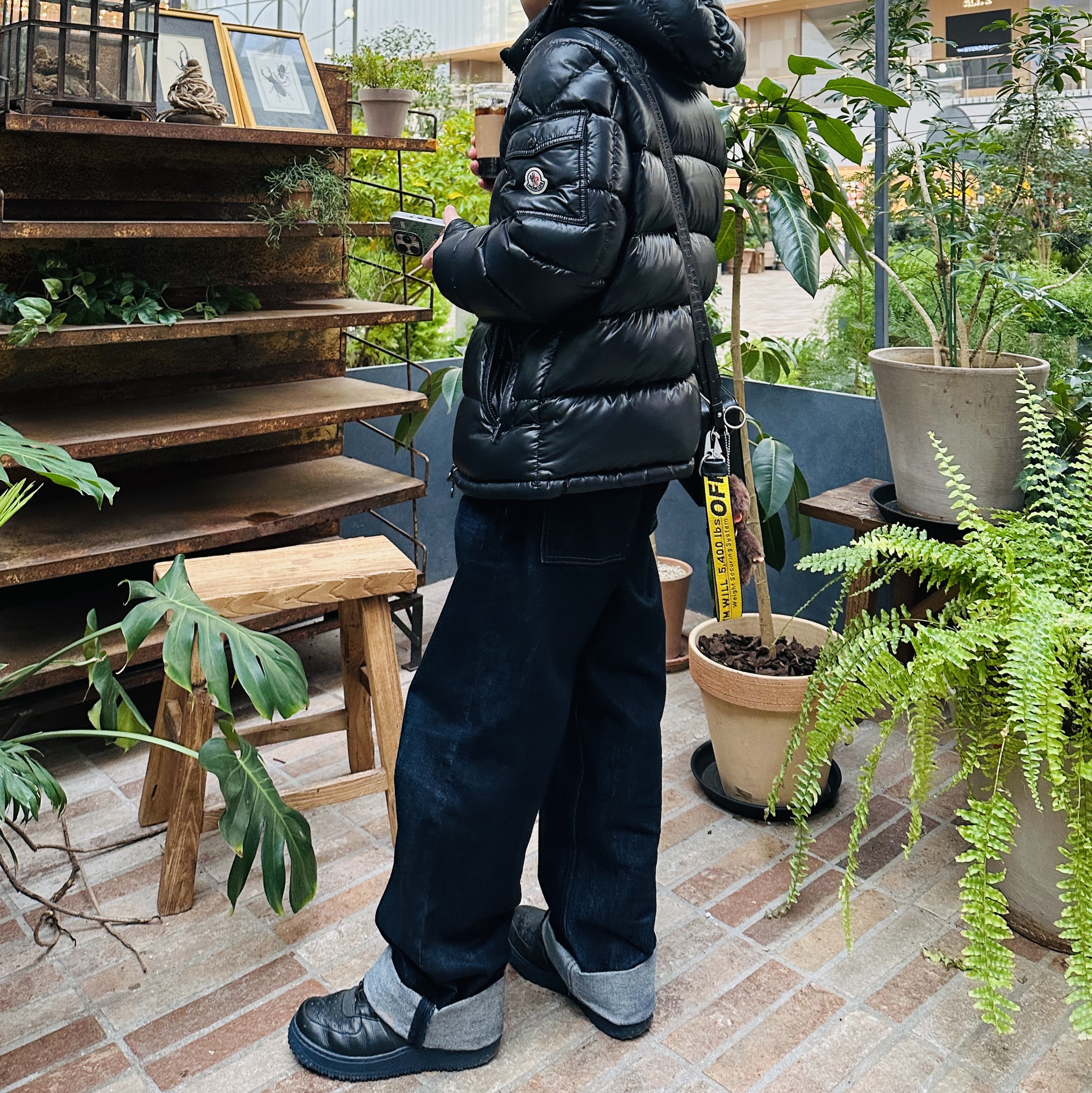 Moncler Maya Short Down Jacket Black - 24FW, Uniqlo x JW Anderson Straight Jean Blue - KR 착용 스타일 - 1