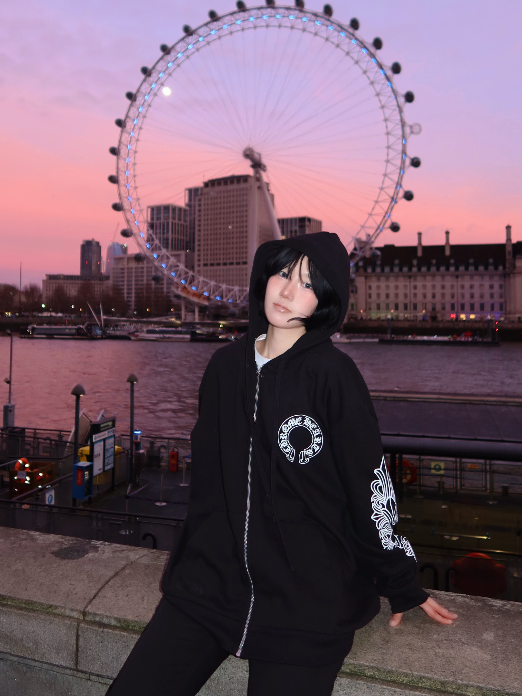 Chrome Hearts Horseshoe Floral Fleece Zip-Up Hoodie Black 착용 스타일 - 3