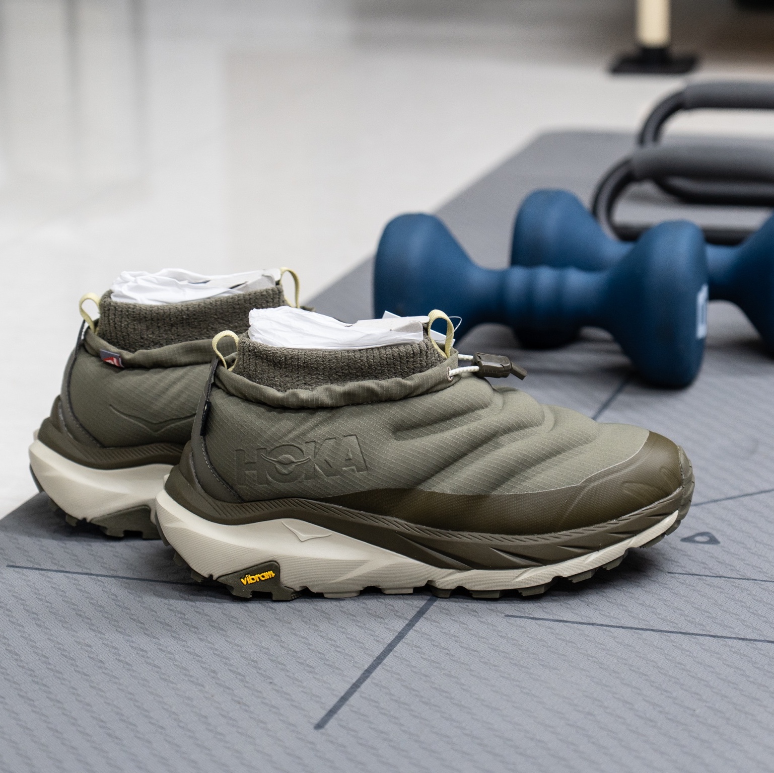 Hoka Kaha 2 Frost Moc Gore-Tex Antique Olive Spruce Green 착용 스타일