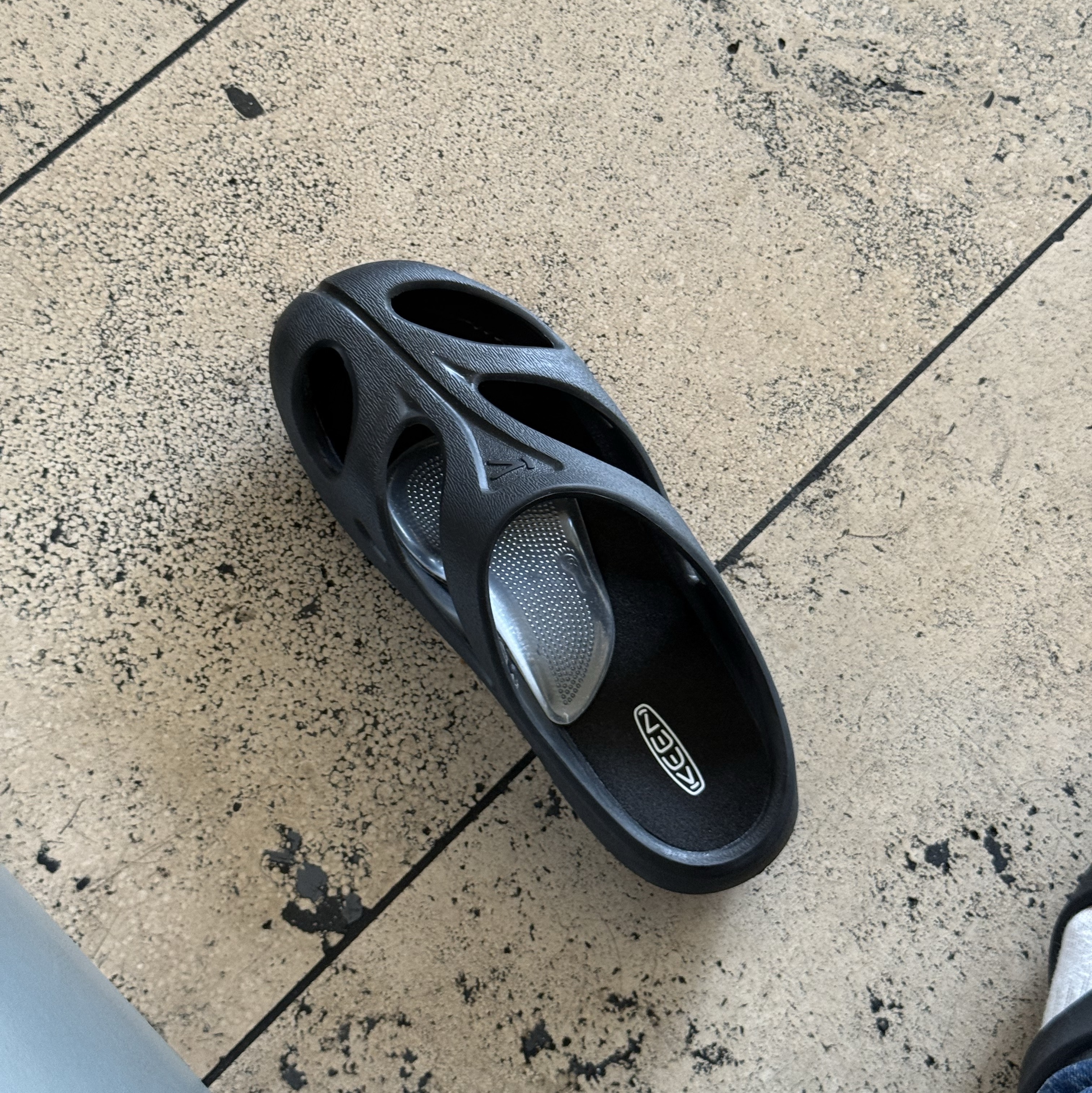 Keen Shanti Black Dawn Blue 착용 스타일 - 2