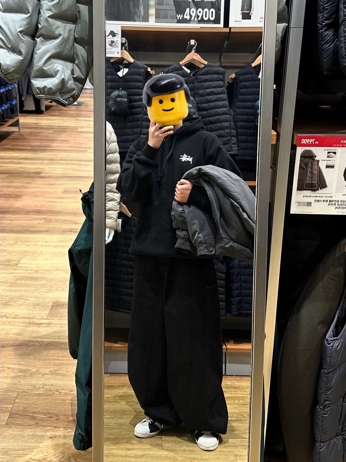 Stussy Basic Stussy Hoodie Black, Adidas Superstar 82 FI Core Black 착용 스타일