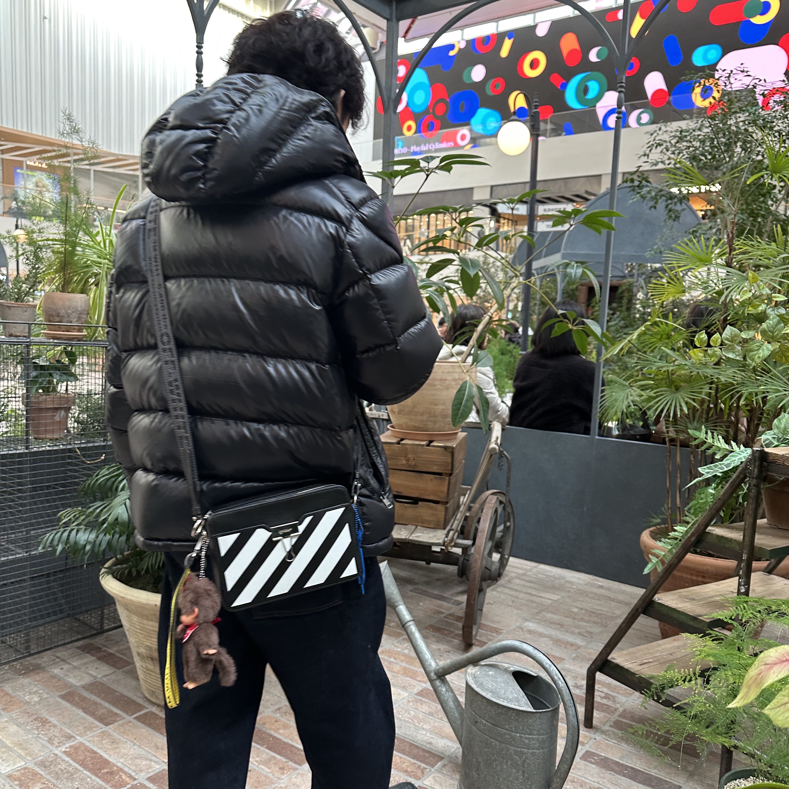 Moncler Maya Short Down Jacket Black - 24FW, Uniqlo x JW Anderson Straight Jean Blue - KR 착용 스타일 - 2