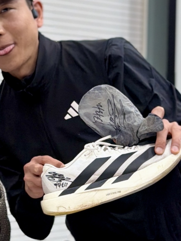 Adidas Adizero EVO SL Cloud White Core Black 착용 스타일 - 2