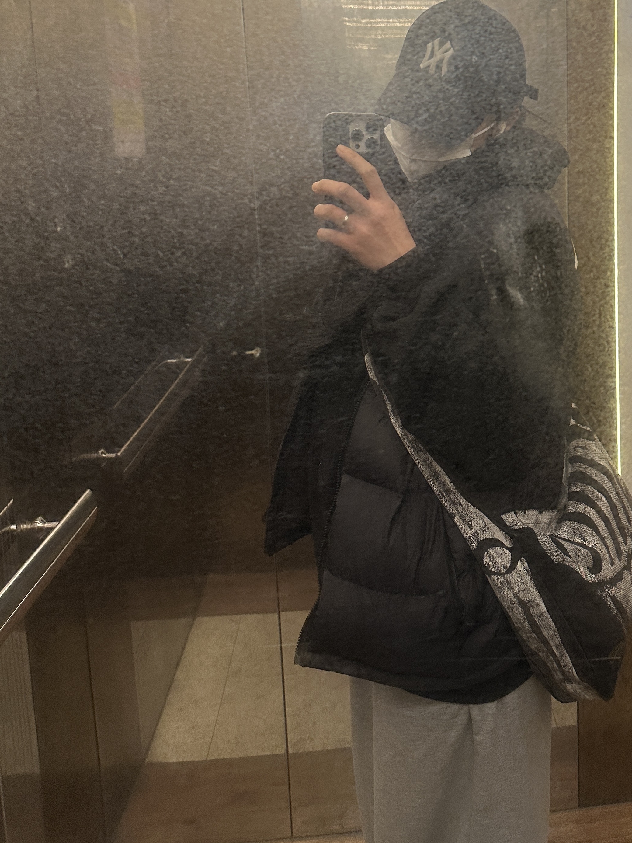 Kapital 14 oz. Denim Bone Print Book Bag Black, The North Face 1996 Retro Nuptse Vest Black 착용 스타일