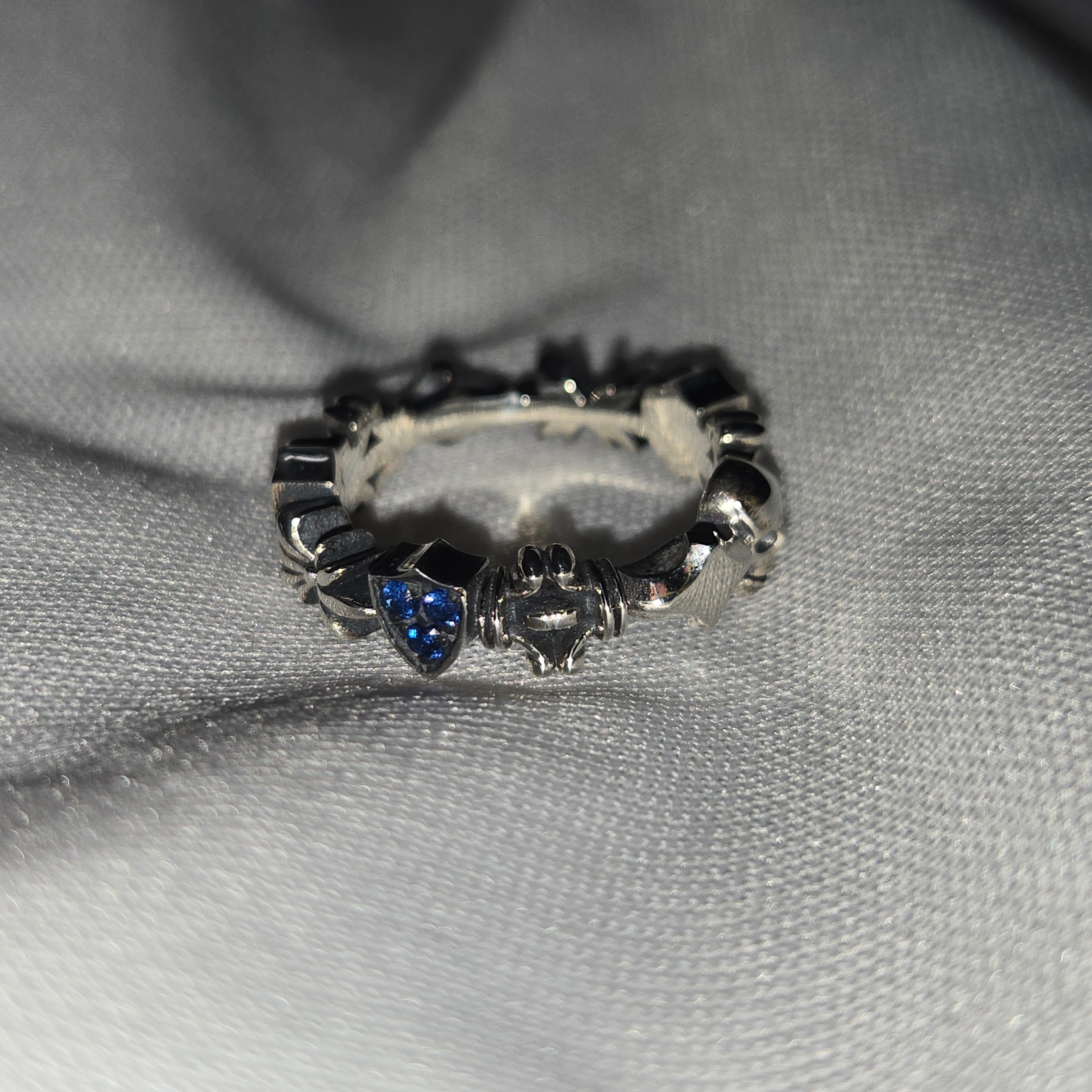 [KREAM 단독] Scudo Signature Link Stone Bold Medium Ring Blue 착용 스타일 - 3