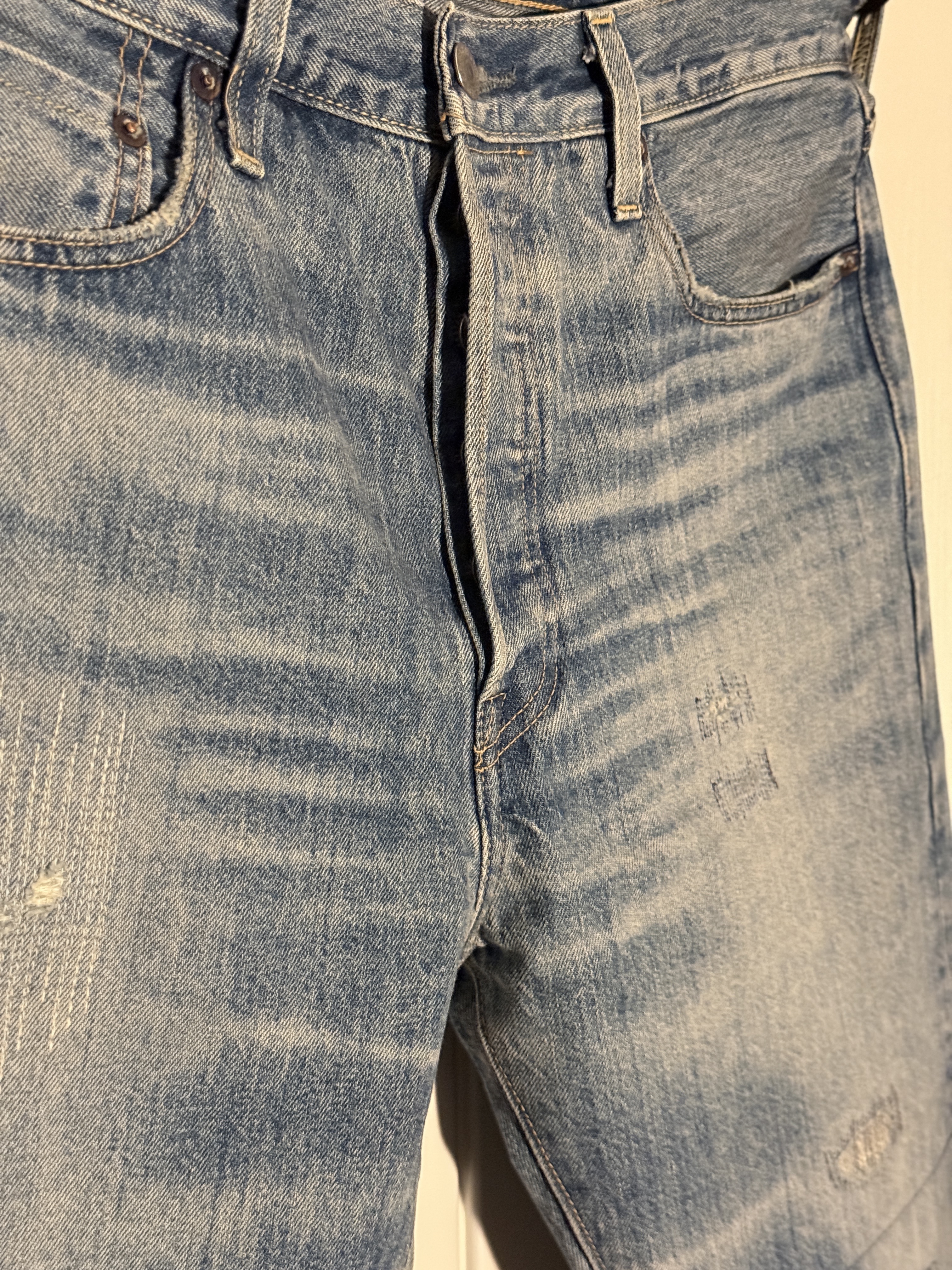 Levi's Bluetab 1980's 501 Jeans Medium Indigo 착용 스타일 - 2