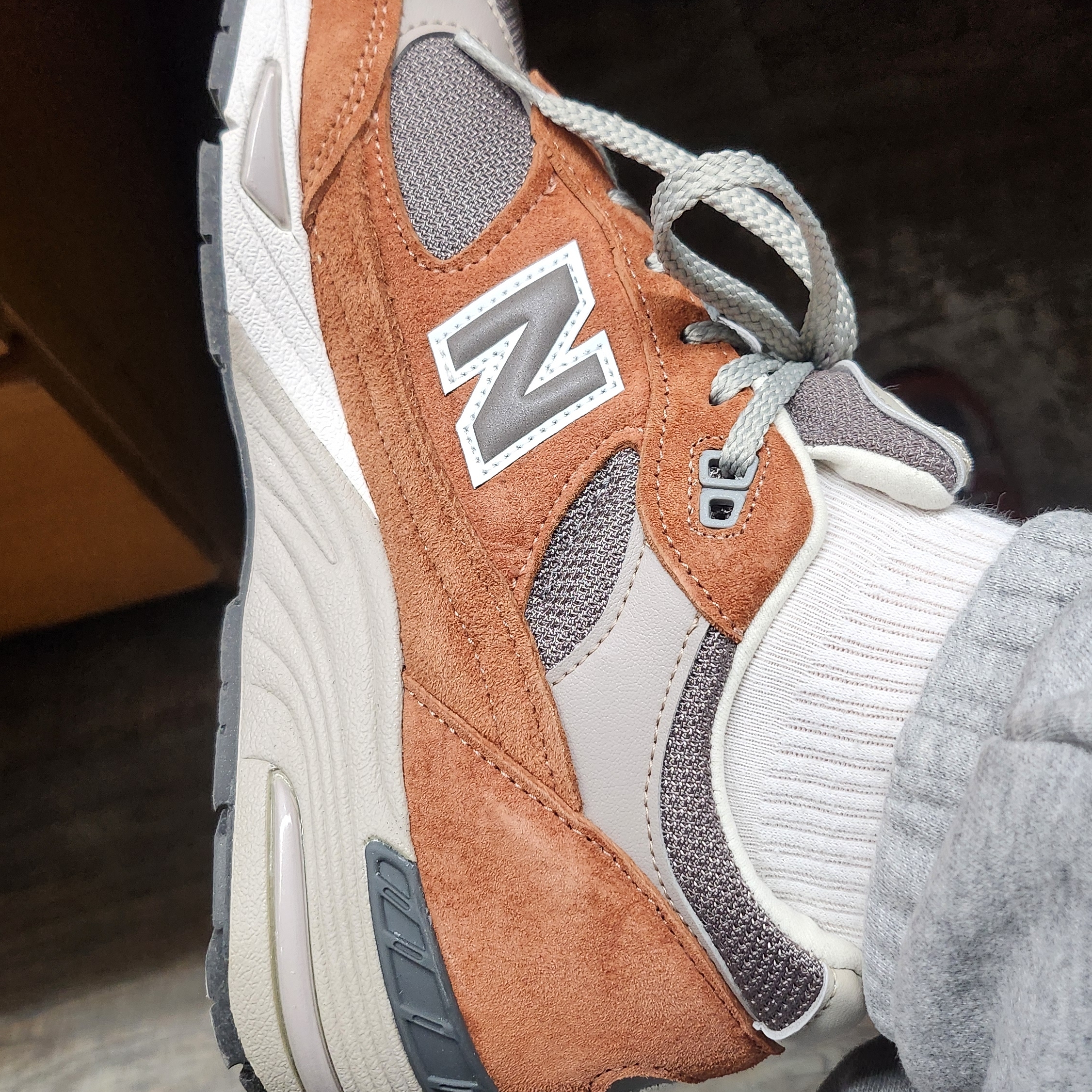 New Balance 991 Made in UK Sequoia Falcon 착용 스타일