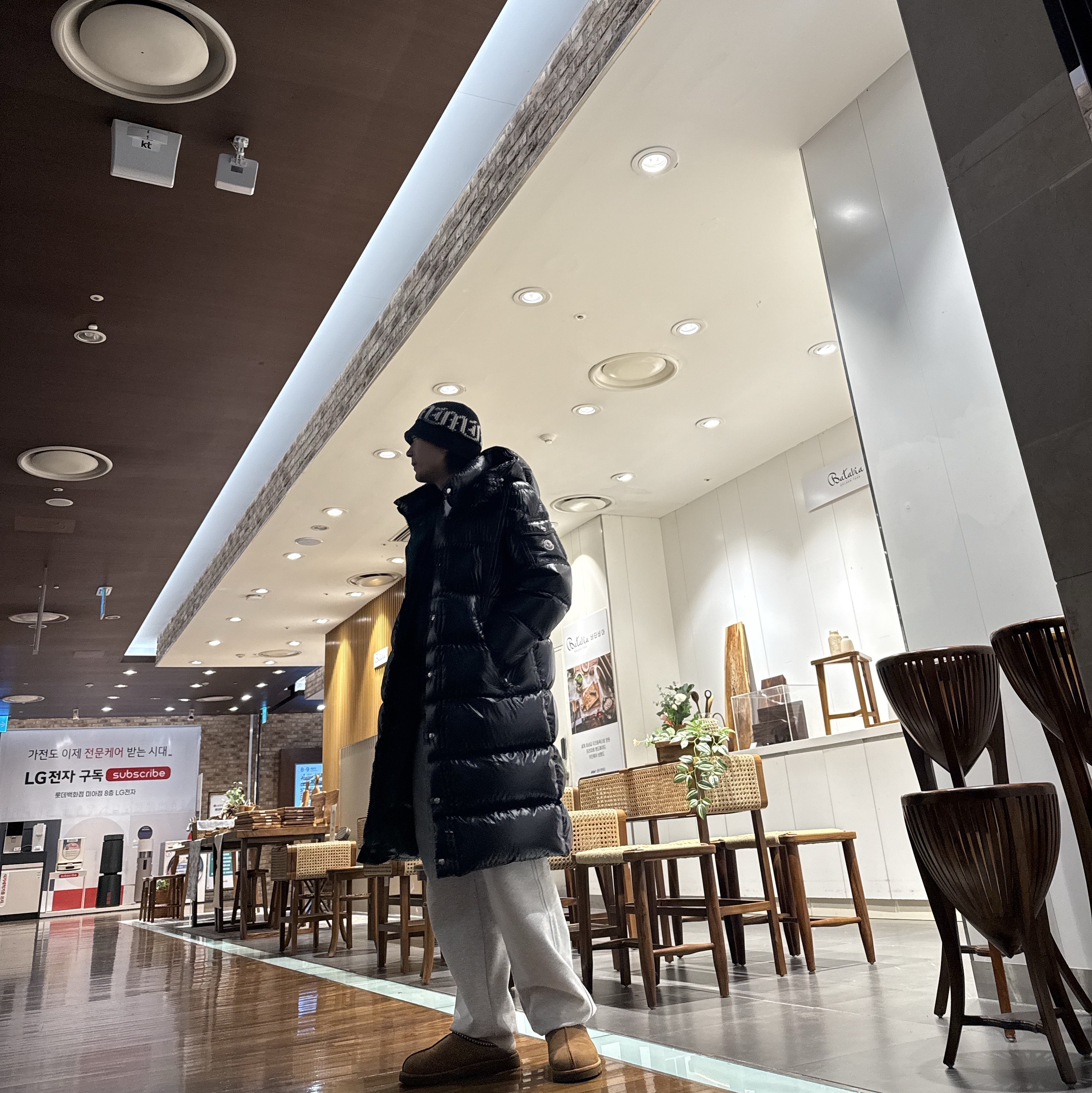 Moncler Hanoverian Long Down Jacket Black - 24FW 착용 스타일