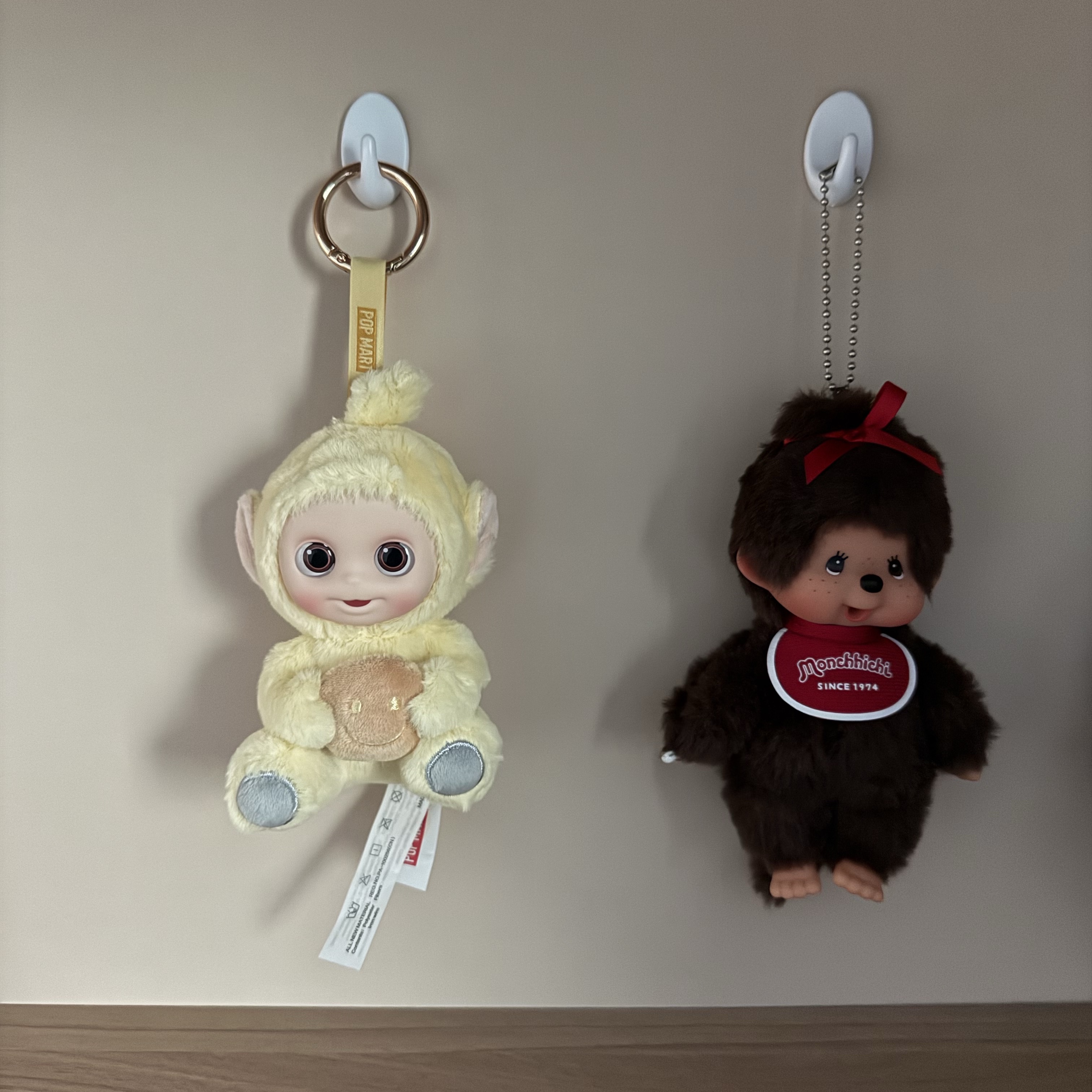 Monchhichi SS Girl Key Chain Brown, Pop Mart Teletubbies Say Hello Series Figures Sealed Case (1 Blind Box) 착용 스타일