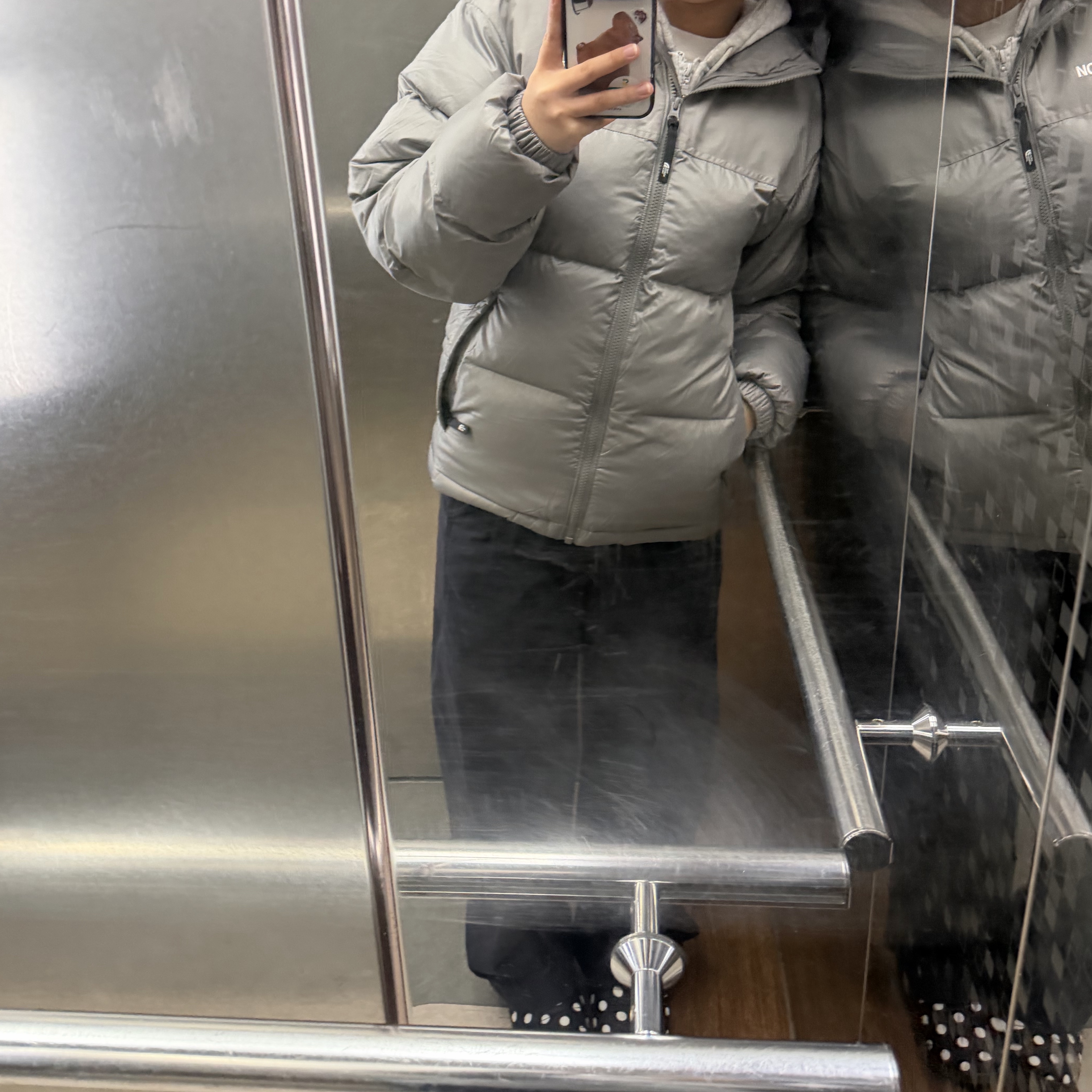The North Face Nuptse On Ball Jacket Gray - 24FW, Subu Permanent F-Line Dots 착용 스타일 - 3