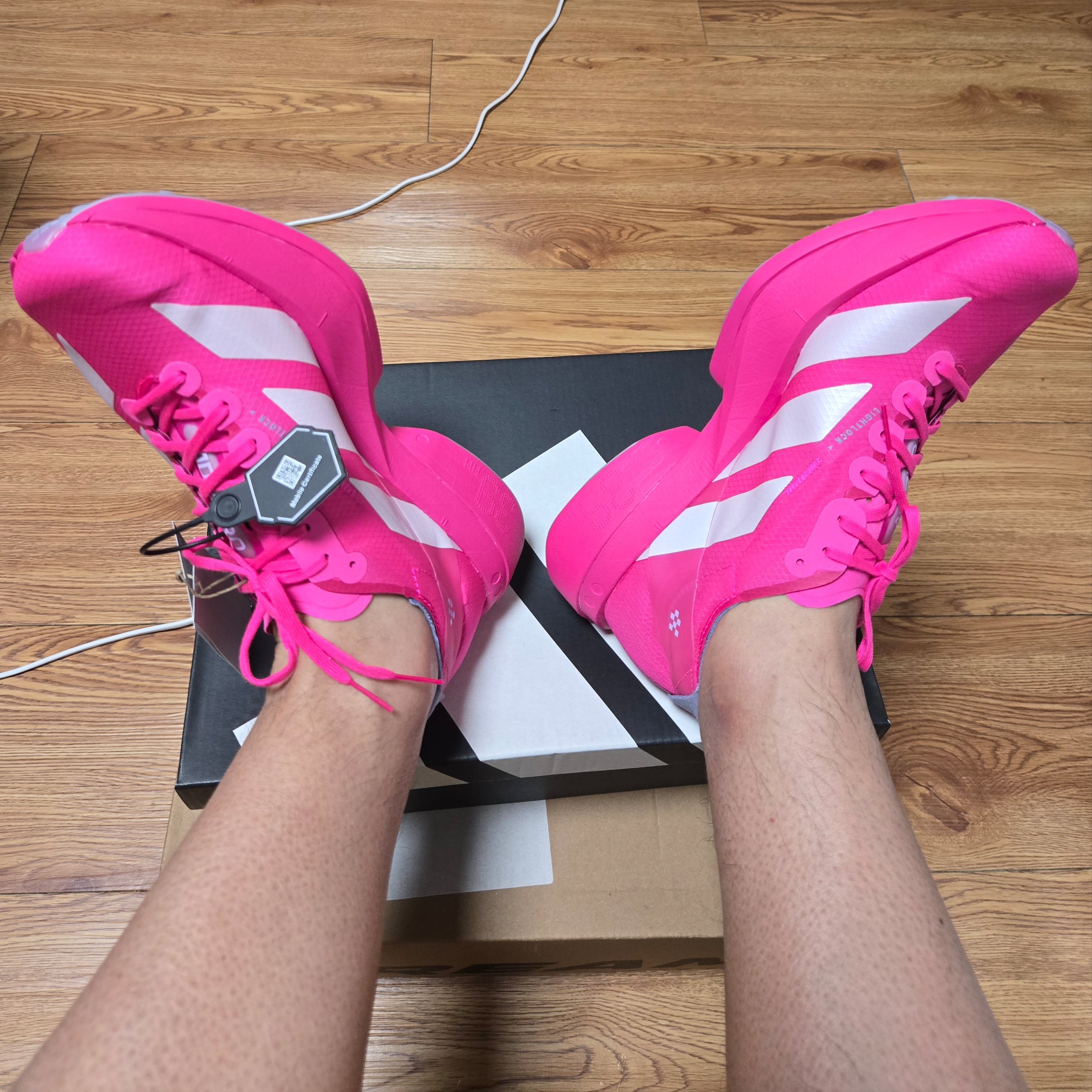 Adidas Adizero Adios Pro 4 Shock Pink Zero Metalic 착용 스타일 - 8