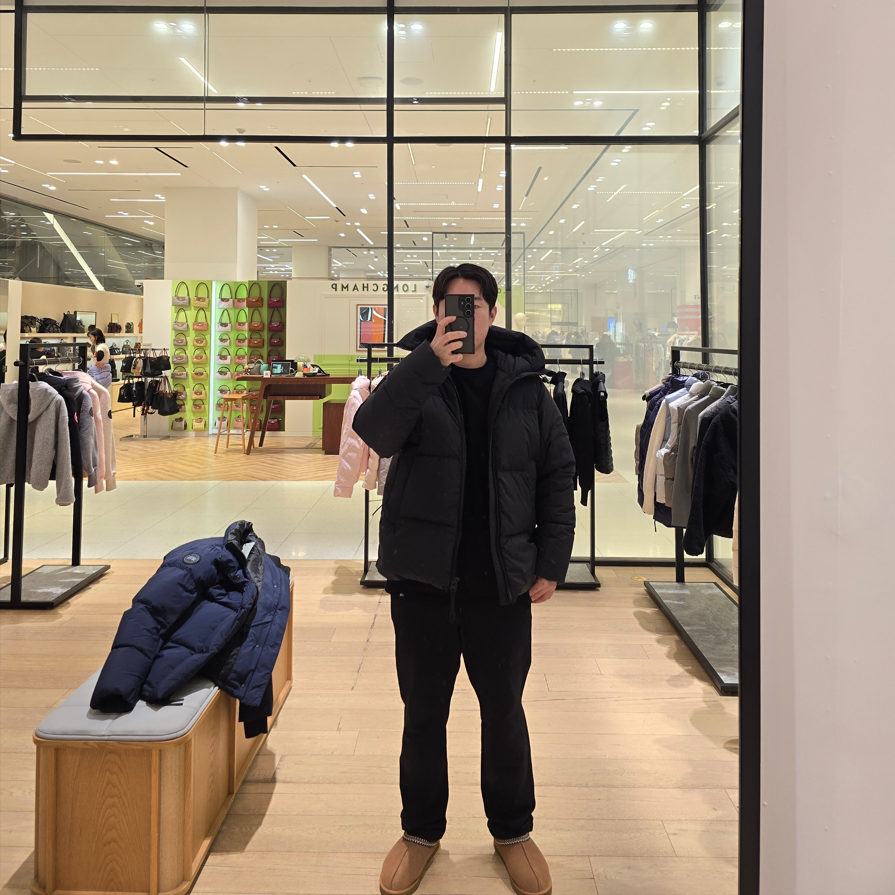 Canada Goose Crofton Puffer Matte Black 착용 스타일 - 1