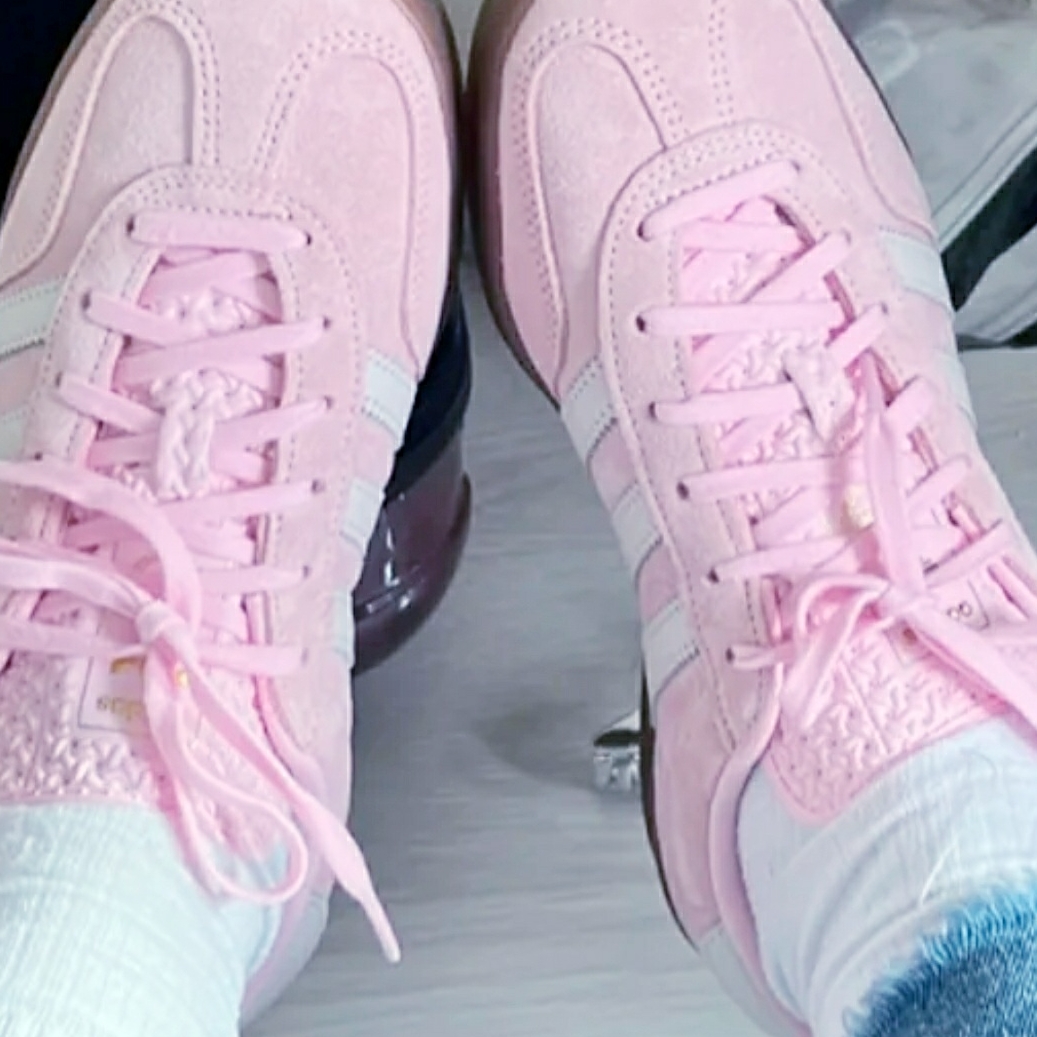 (W) Adidas Gazelle Indoor Sandy Pink Cloud White 착용 스타일