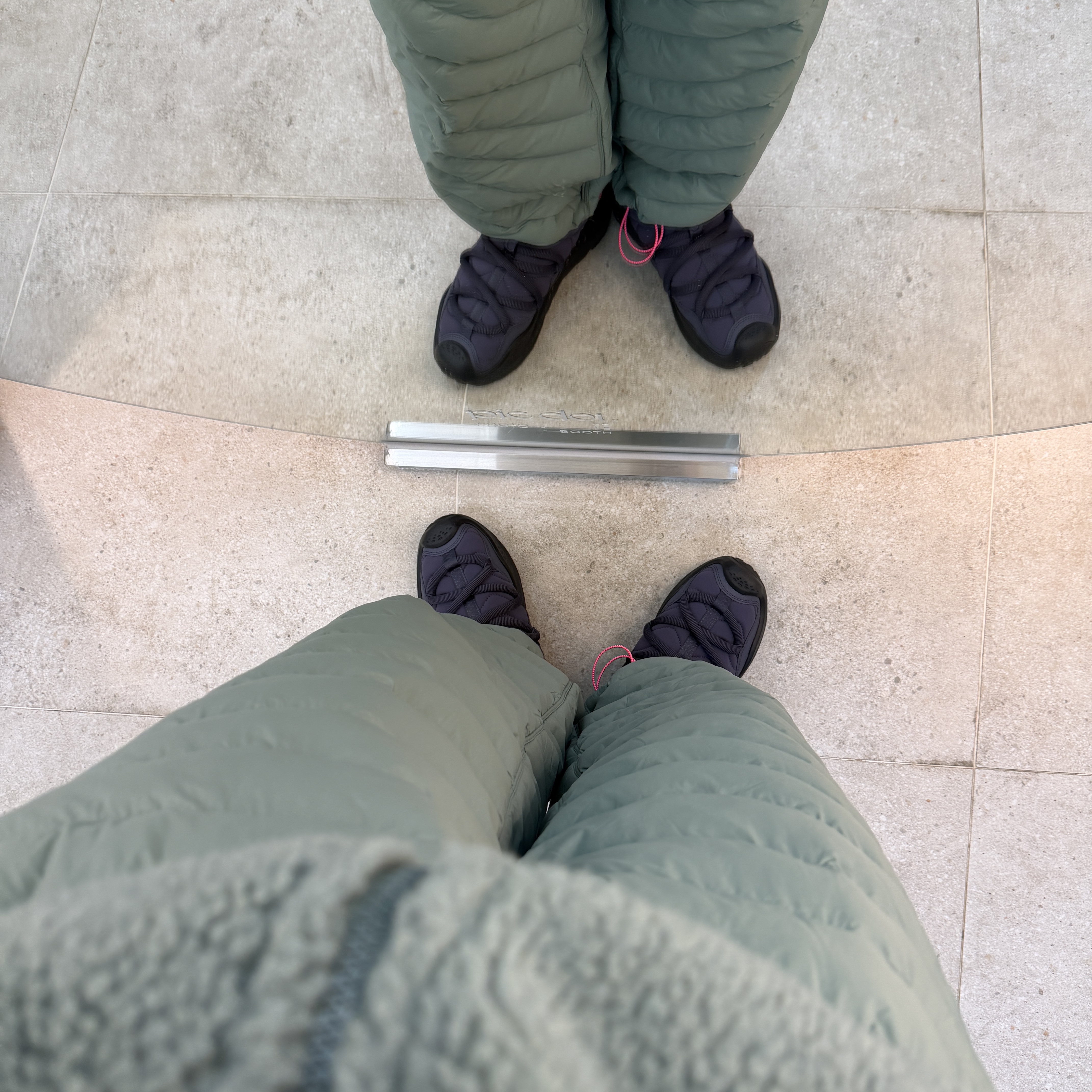 Hoka Ora Primo Squid Ink Black, Nike ACG Lava Flow Therma-Fit ADV Trousers Clay Green Mint Foam - Asia 착용 스타일 - 2