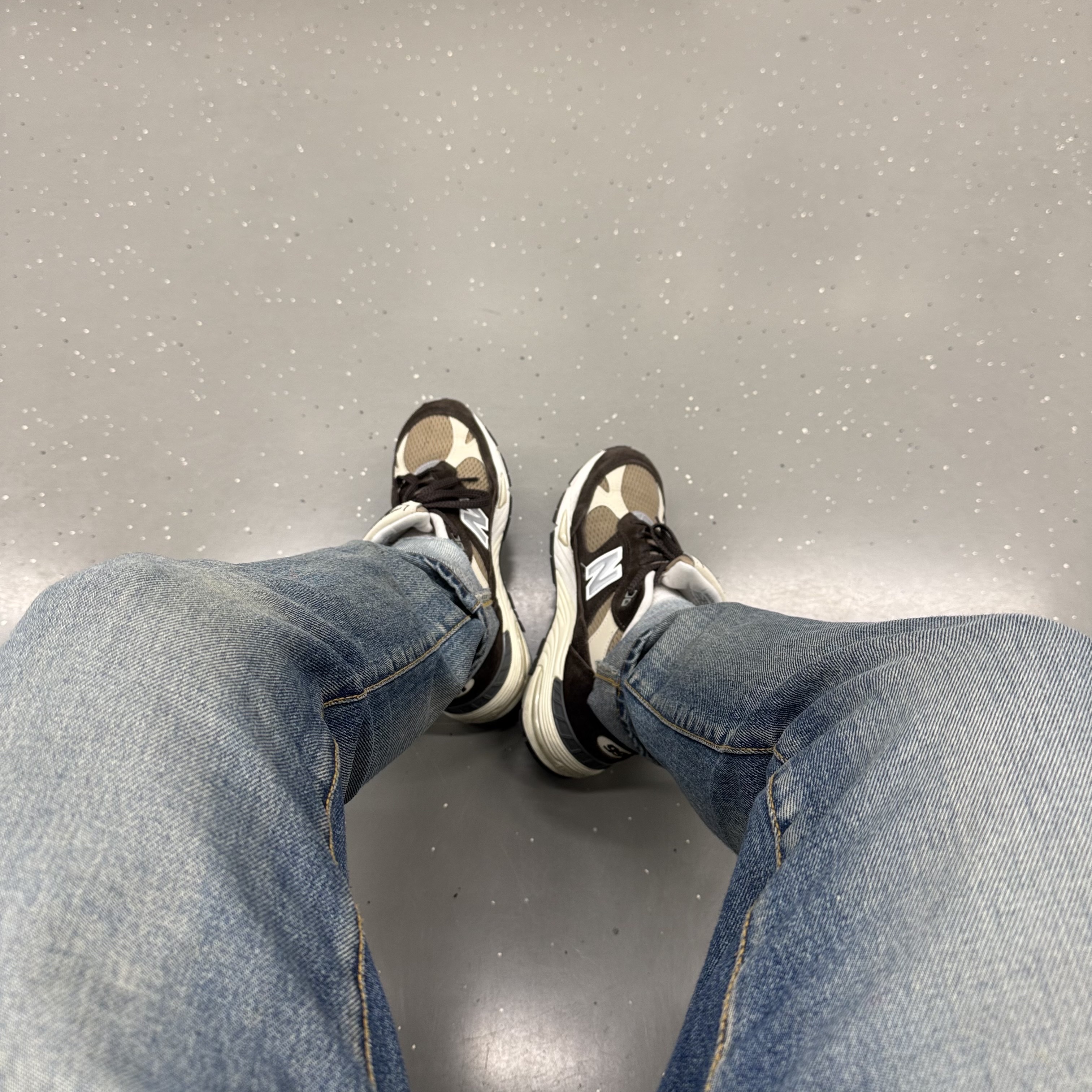 New Balance 991 Made in UK Finale Delicioso Silver Mink 착용 스타일 - 2