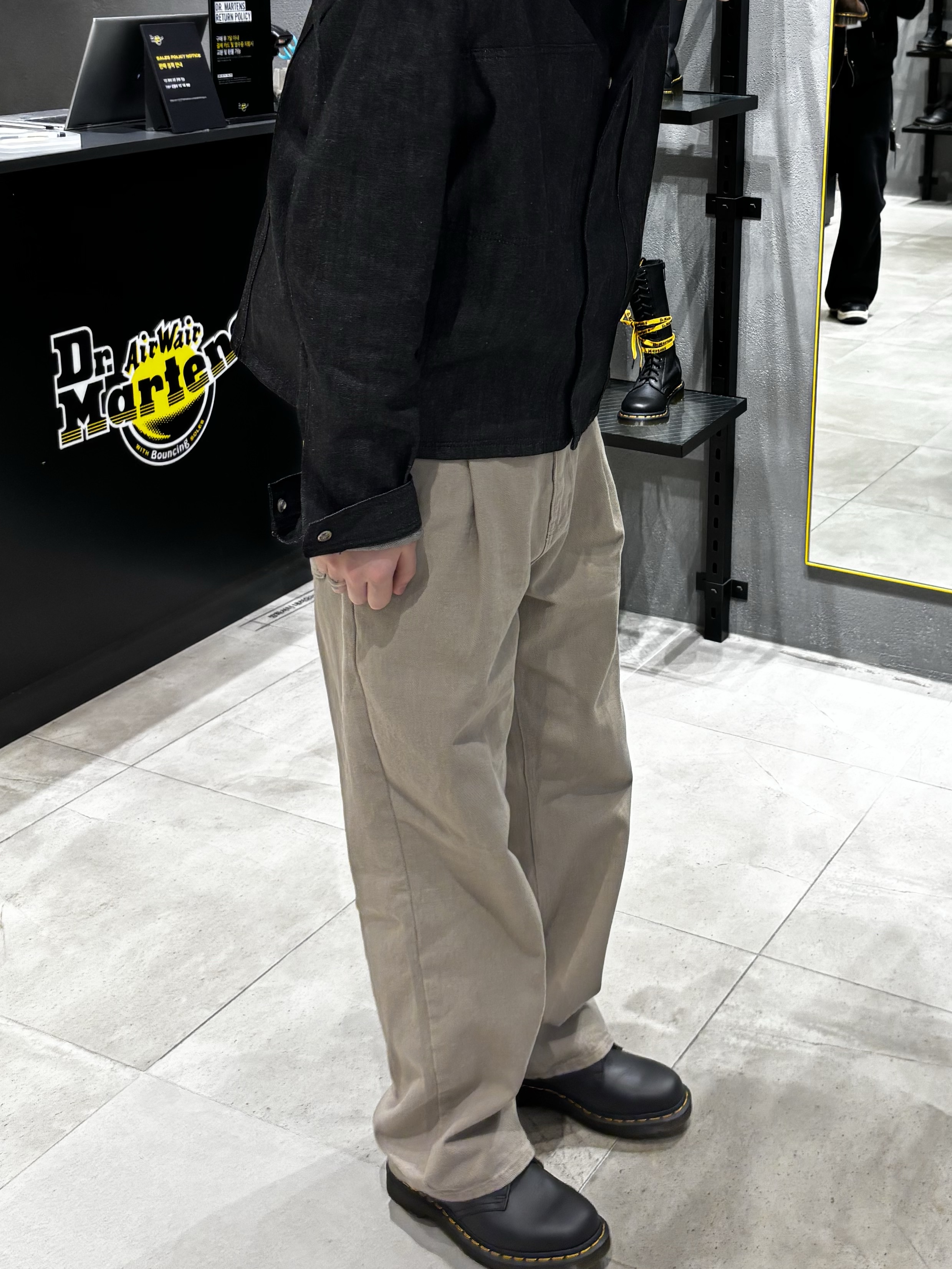 Dr. Martens 1461 Nappa Black 착용 스타일 - 1