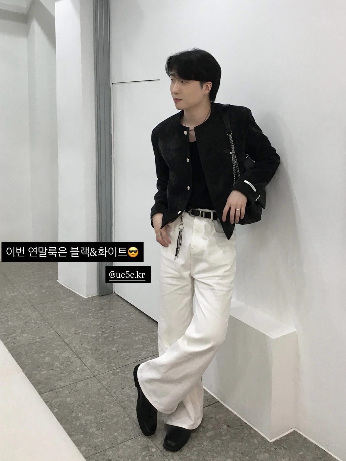 Jacquemus La Chaine Signature Logo Chain Necklace Silver, Zara Rock Style Flap Shoulder Bag Black 착용 스타일 - 3