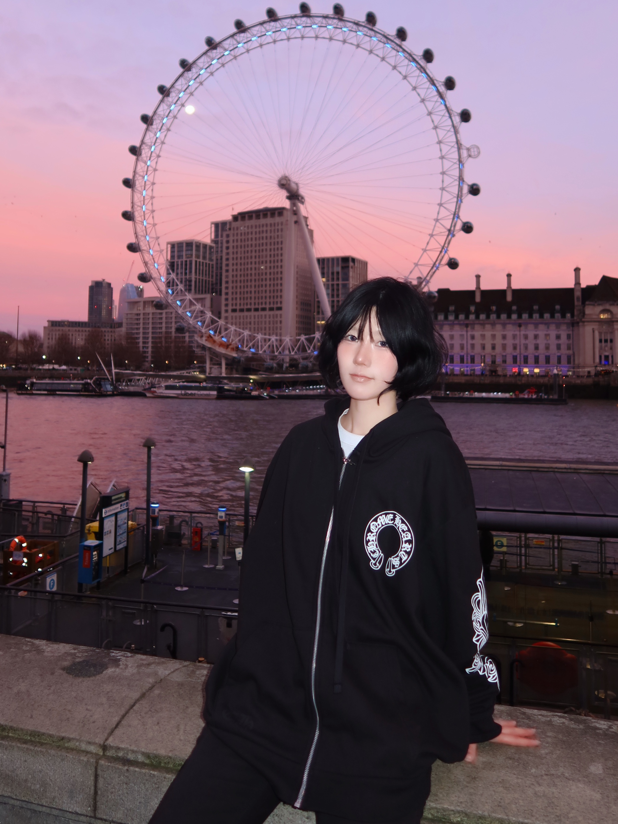 Chrome Hearts Horseshoe Floral Fleece Zip-Up Hoodie Black 착용 스타일 - 1