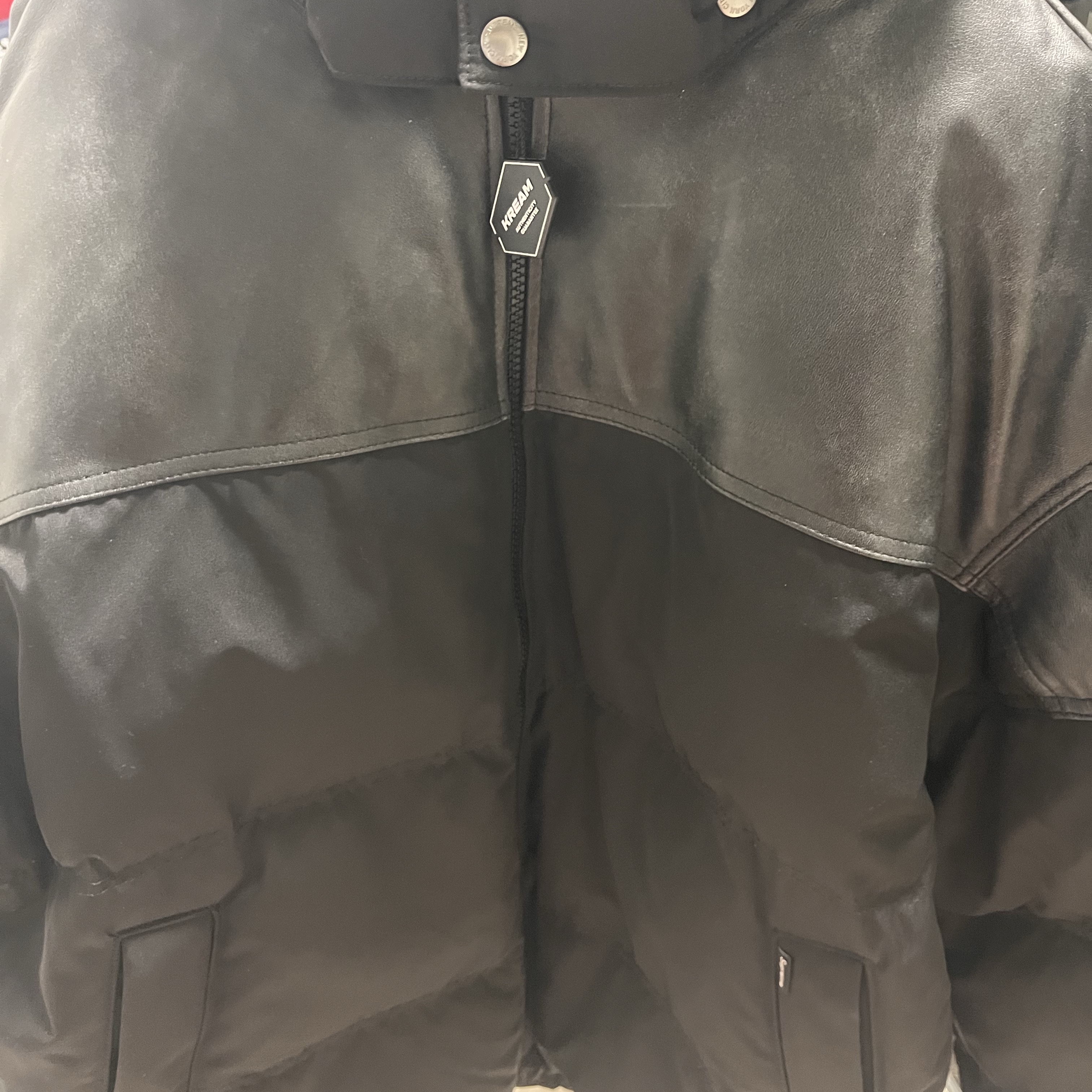 Supreme Leather Yoke Puffer Jacket Black - 25FW 착용 스타일 - 2