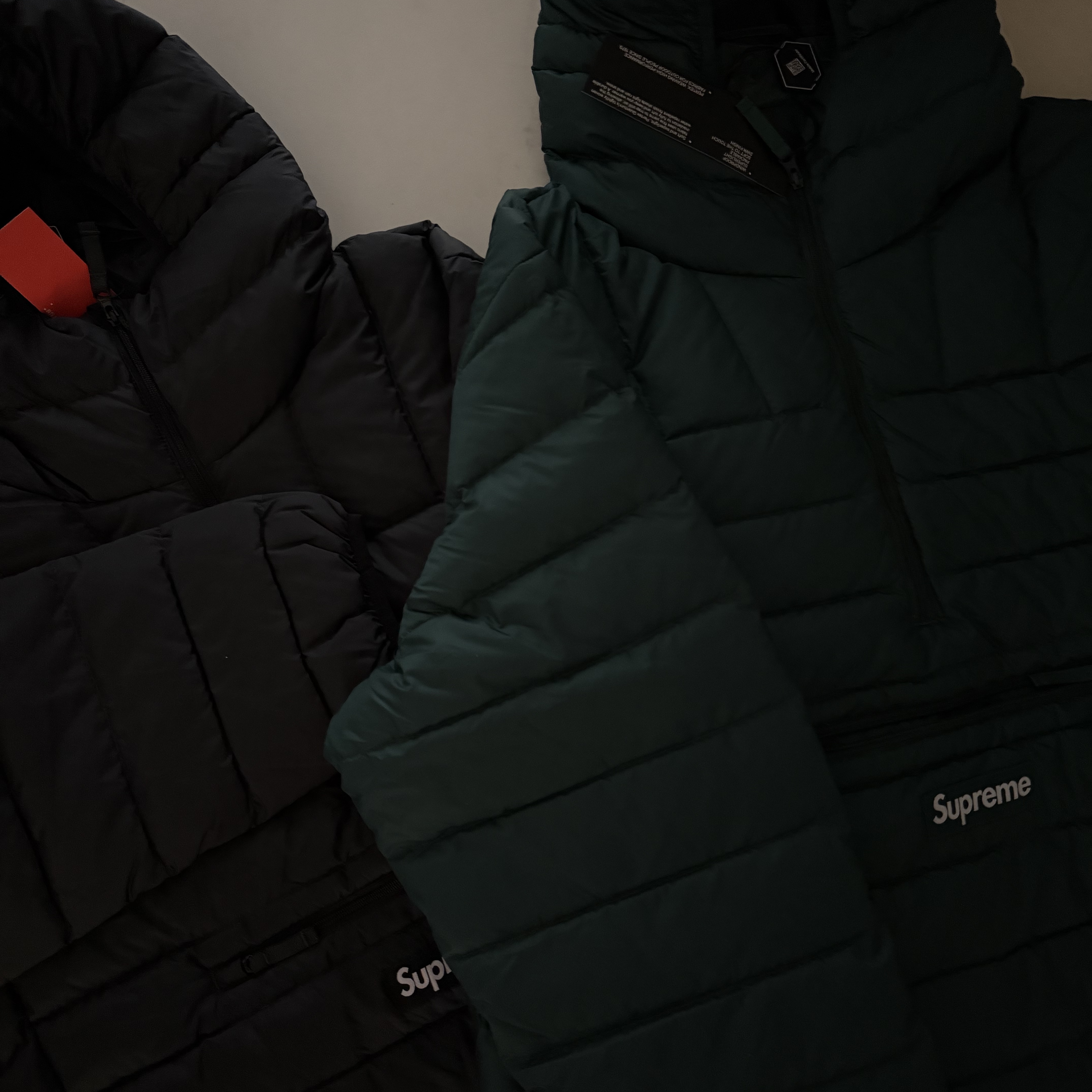 Supreme Micro Down Half Zip Hooded Pullover Black - 25FW, Supreme Micro Down Half Zip Hooded Pullover Dark Green - 25FW 착용 스타일