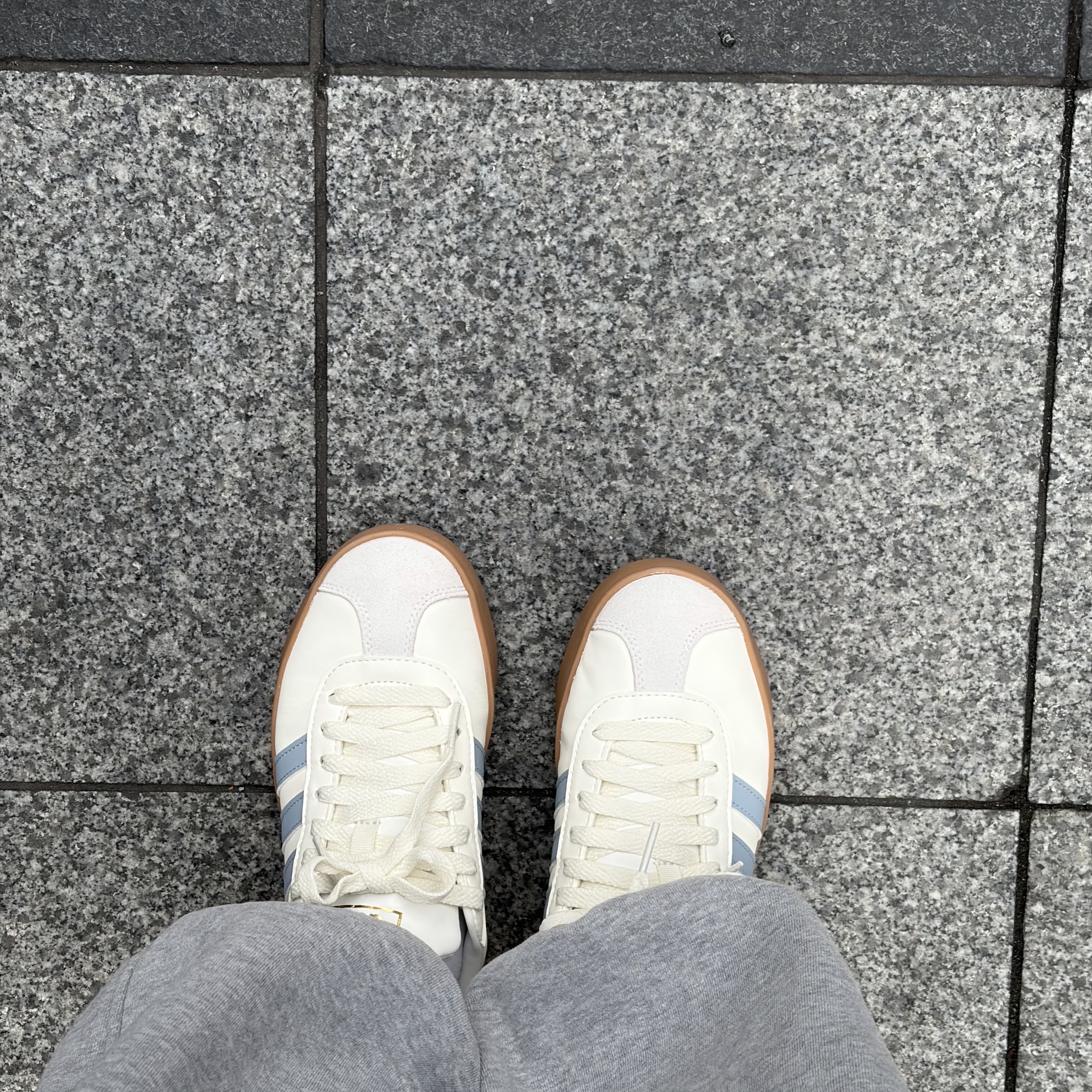 Adidas Neo VL Court 2.0 White Blue 착용 스타일 - 1