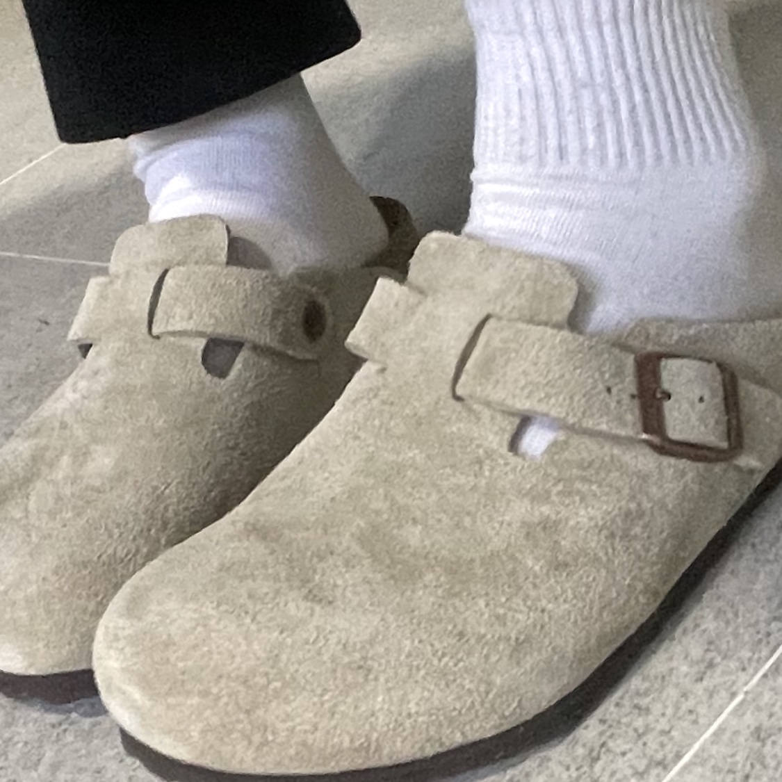 Birkenstock Boston Soft Footbed Taupe - Regular 착용 스타일