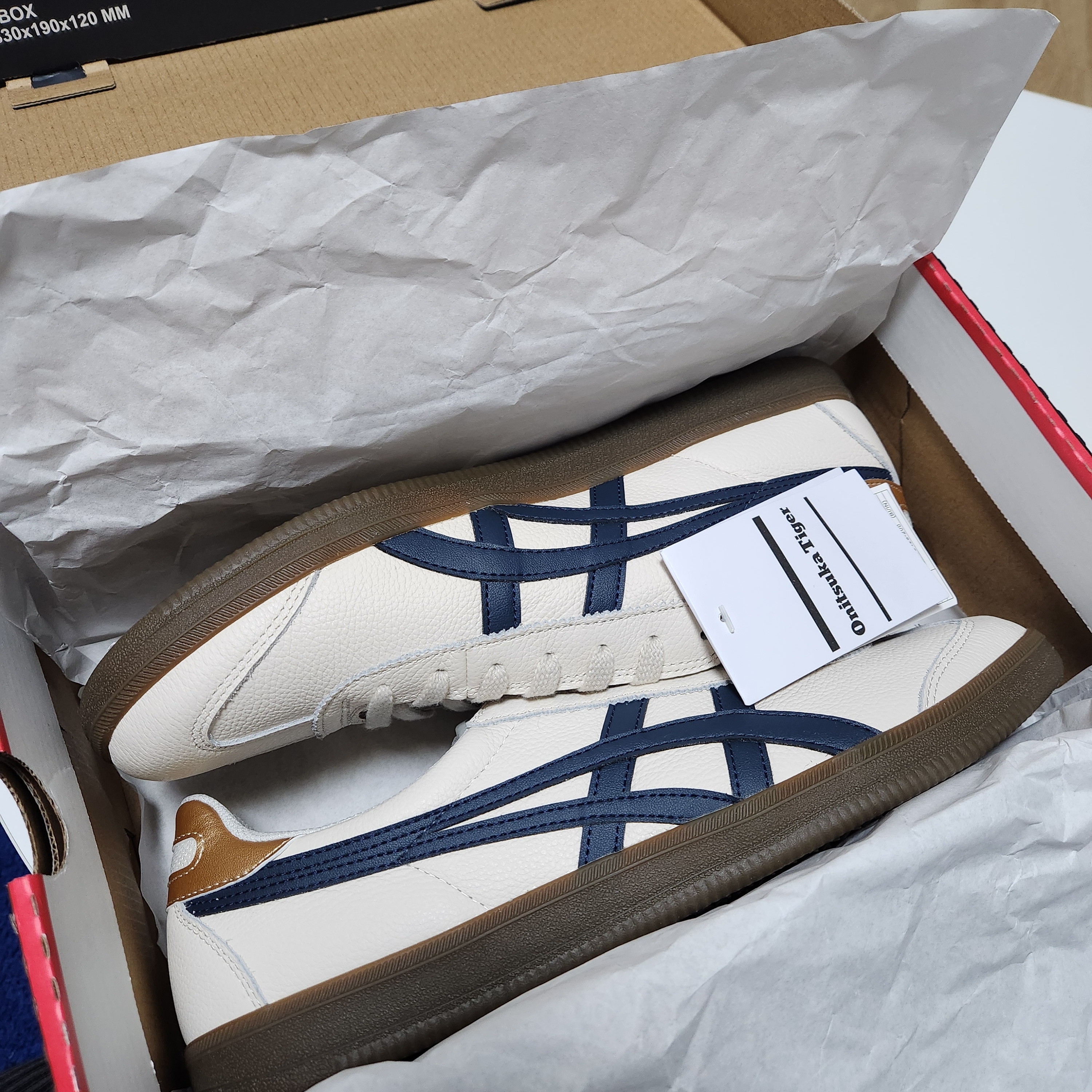 Onitsuka Tiger Advanti Cream White Black, Onitsuka Tiger Tokuten White Black 착용 스타일 - 2