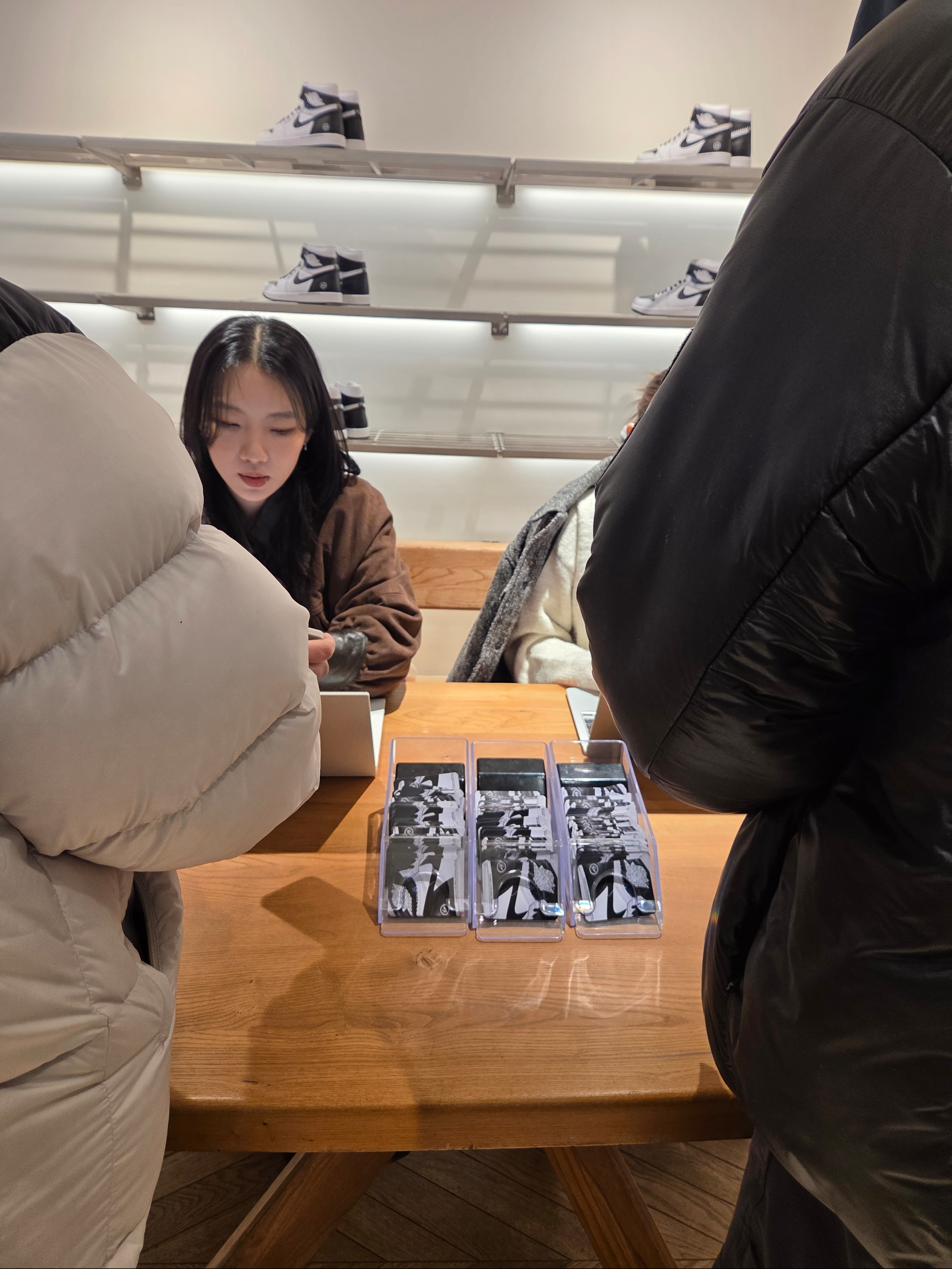 Palace Pertex Frost Balaclava Puffa Black - 22FW, Palace New Era Peak Beanie Black - 24SS 착용 스타일 - 9