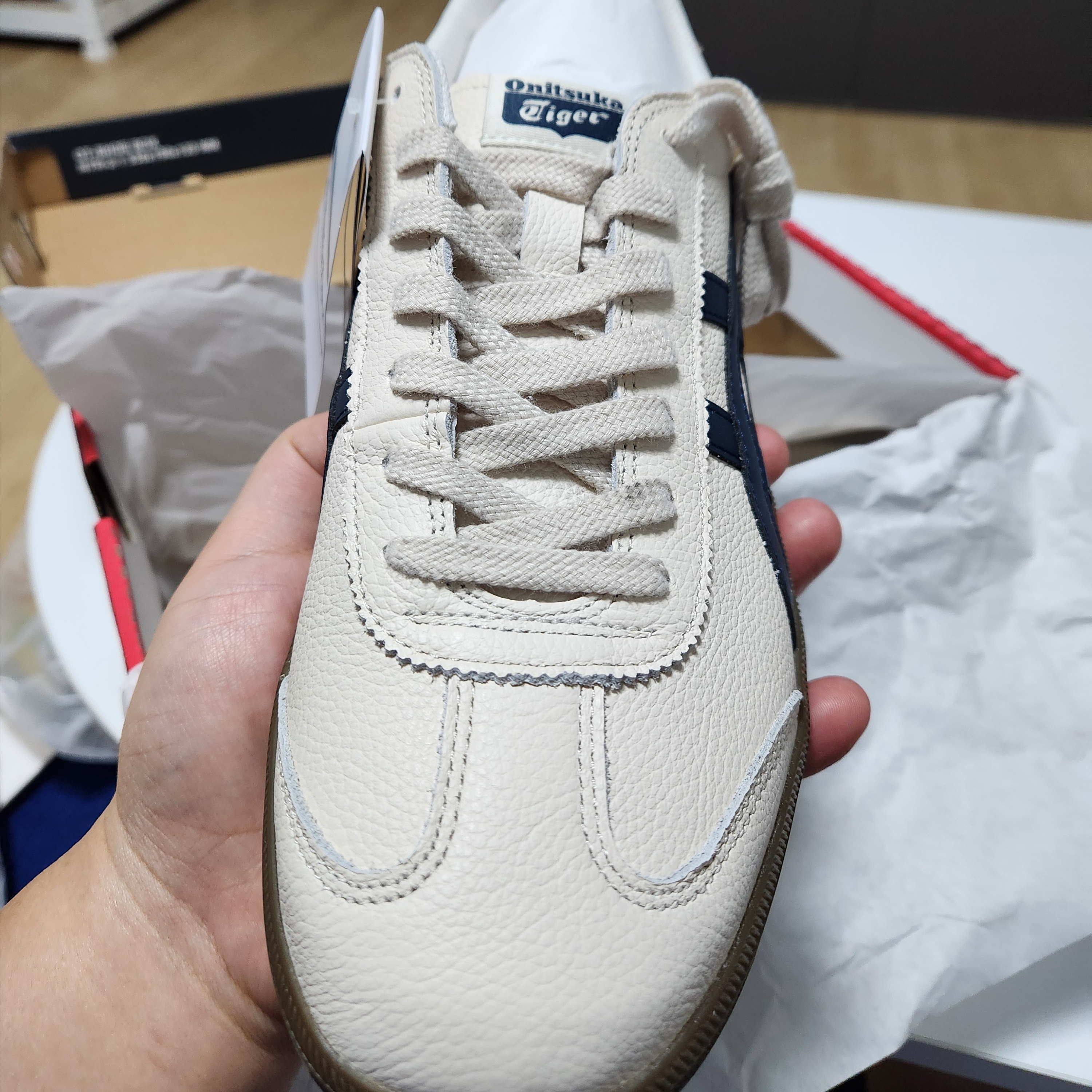 Onitsuka Tiger Advanti Cream White Black, Onitsuka Tiger Tokuten White Black 착용 스타일 - 3