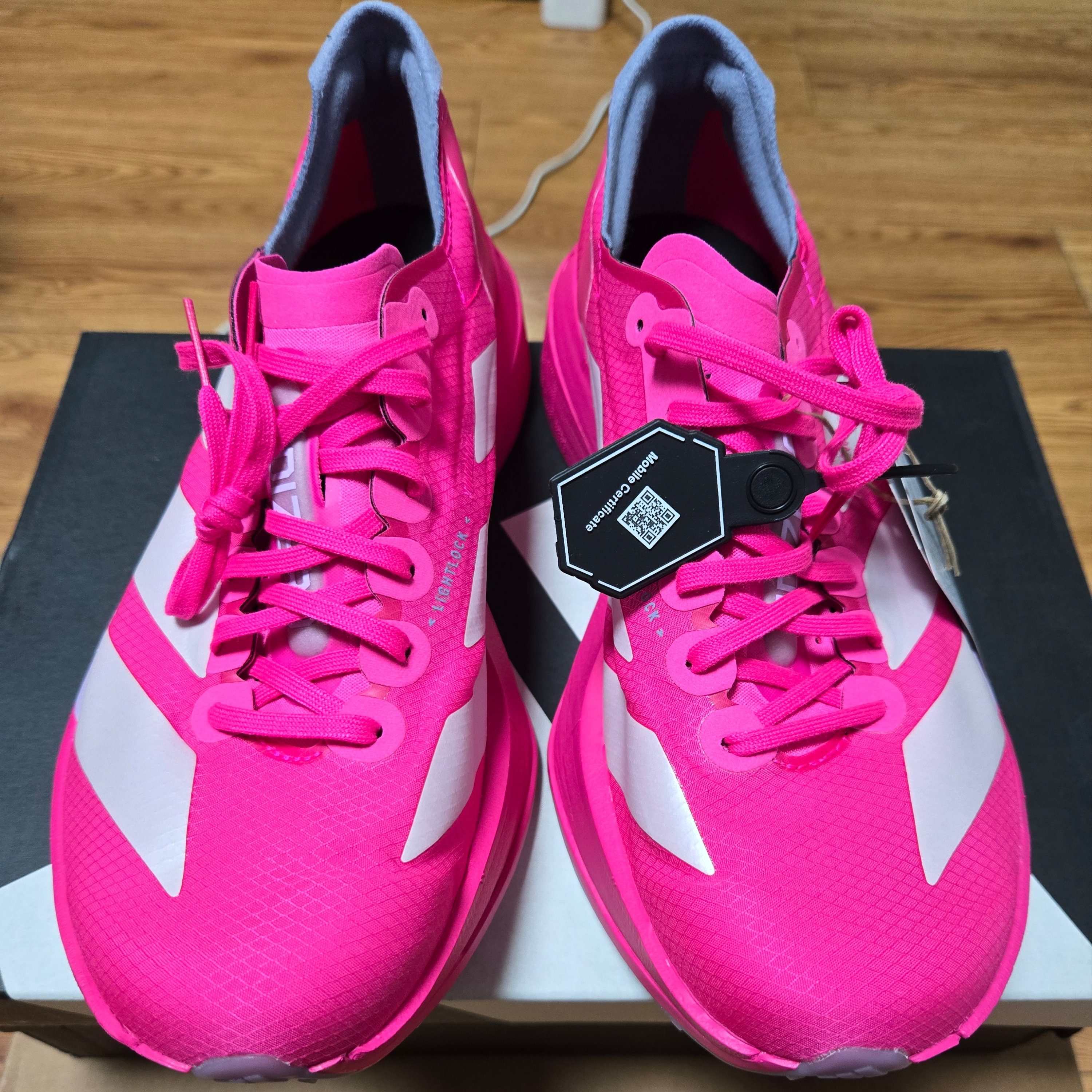 Adidas Adizero Adios Pro 4 Shock Pink Zero Metalic 착용 스타일 - 1