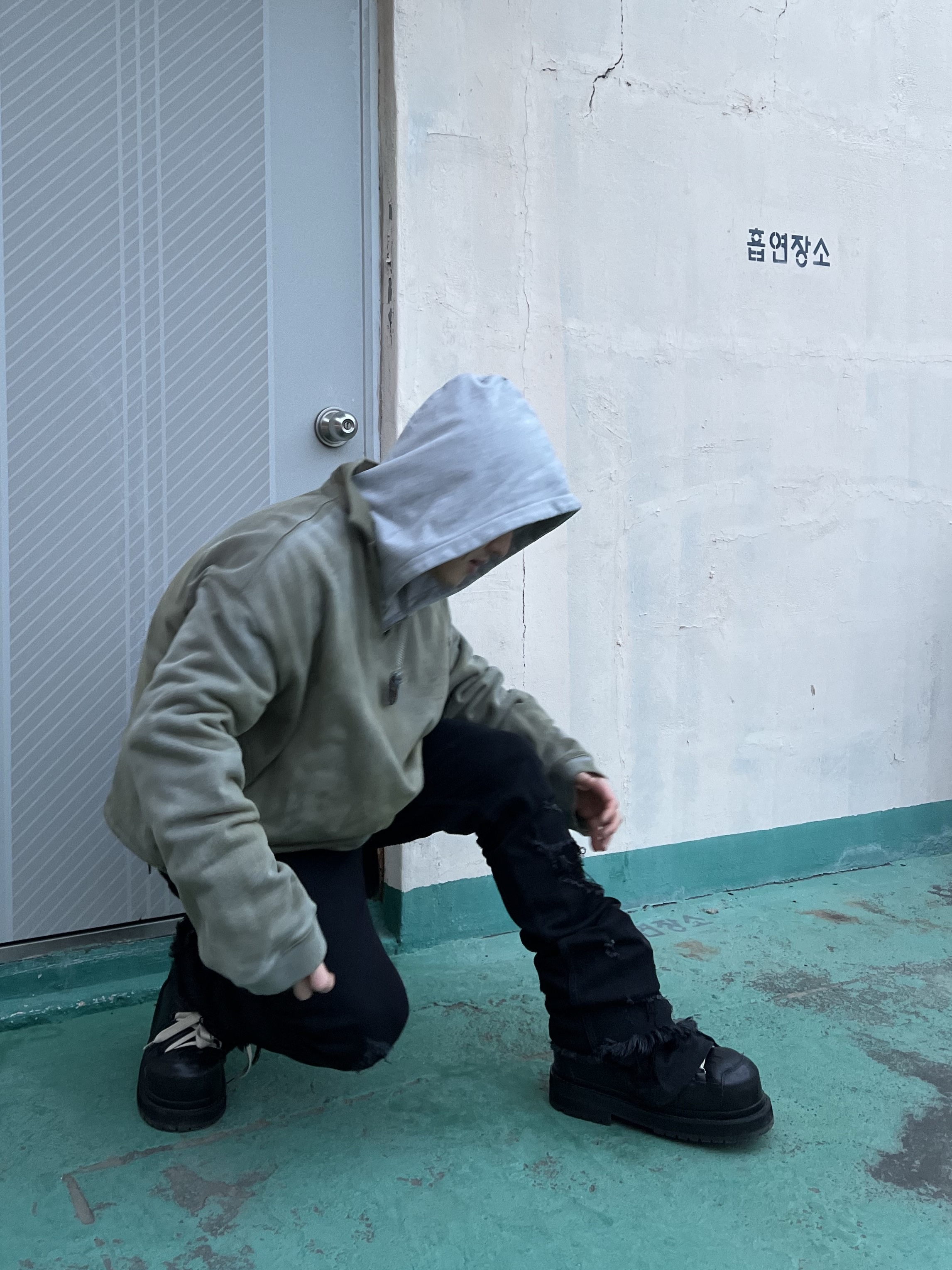 Undermycar Crewgu Double Layered Flared Jeans Moonless Night - 23FW 착용 스타일 - 7