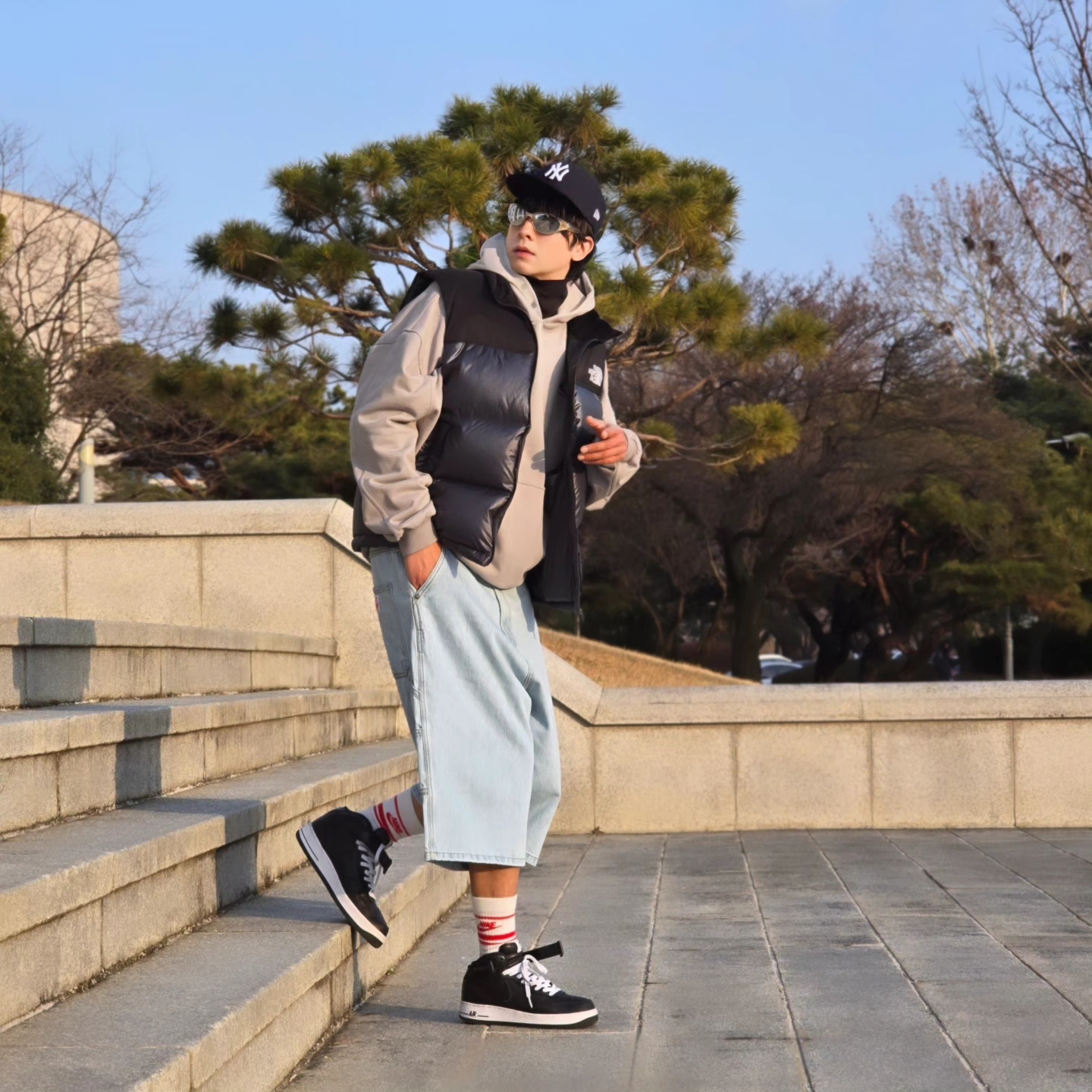 The North Face Novelty Nuptse Vest RDS Dark Gray - 25FW, New Era 59Fifty MLB Authentic New York Yankees Game Navy 착용 스타일 - 2