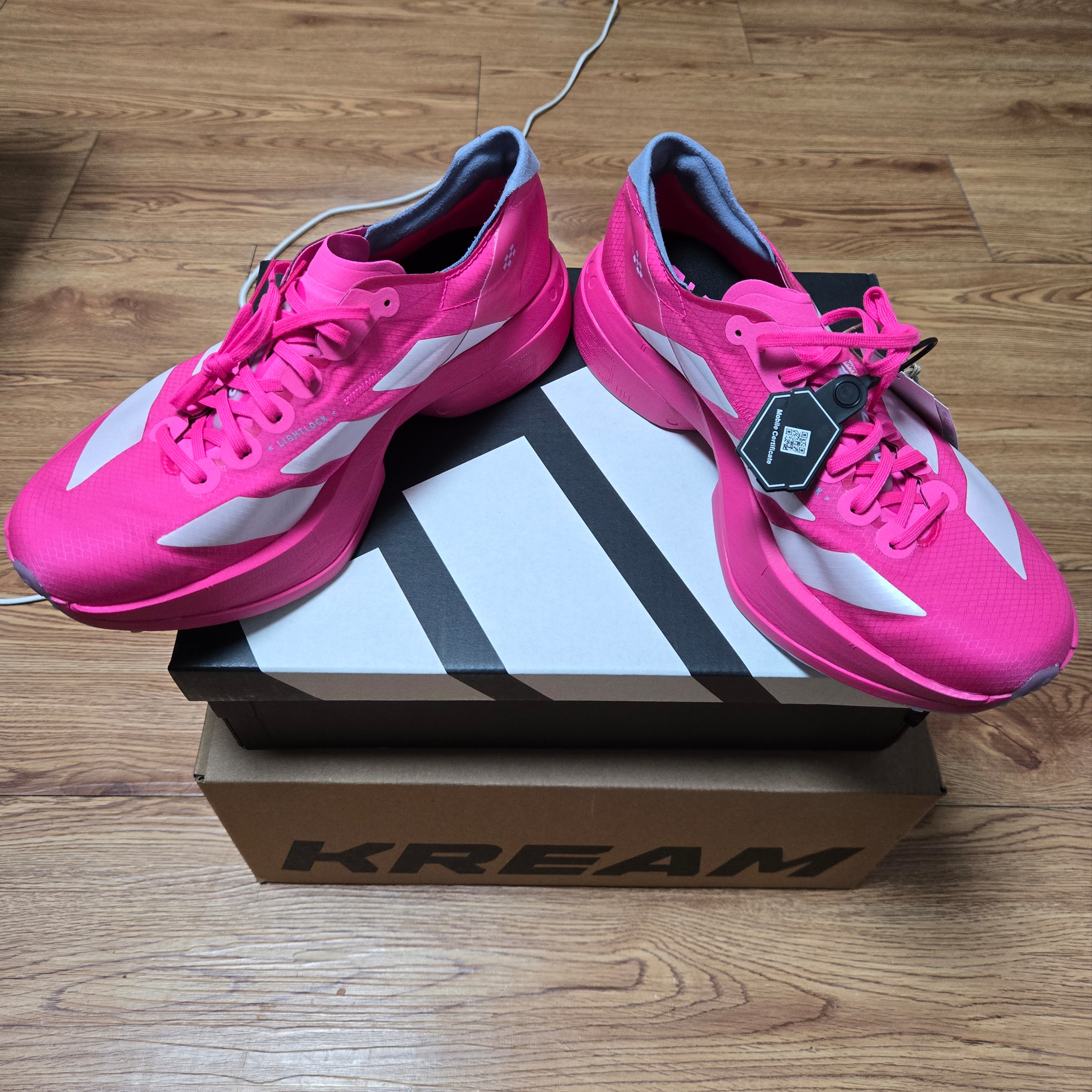 Adidas Adizero Adios Pro 4 Shock Pink Zero Metalic 착용 스타일 - 4