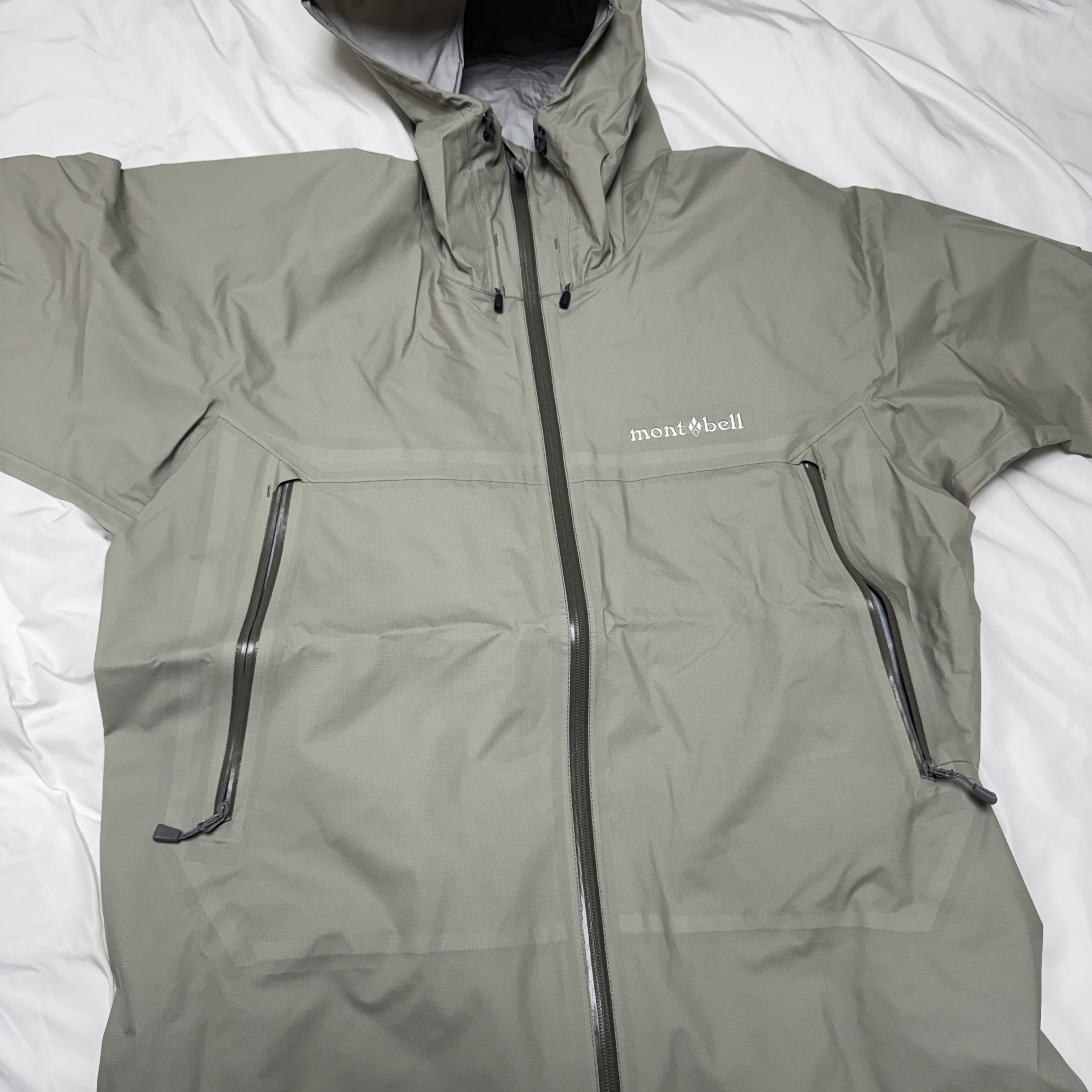 Montbell x Khakis SE Storm Cruiser Jacket Mist Grey 착용 스타일