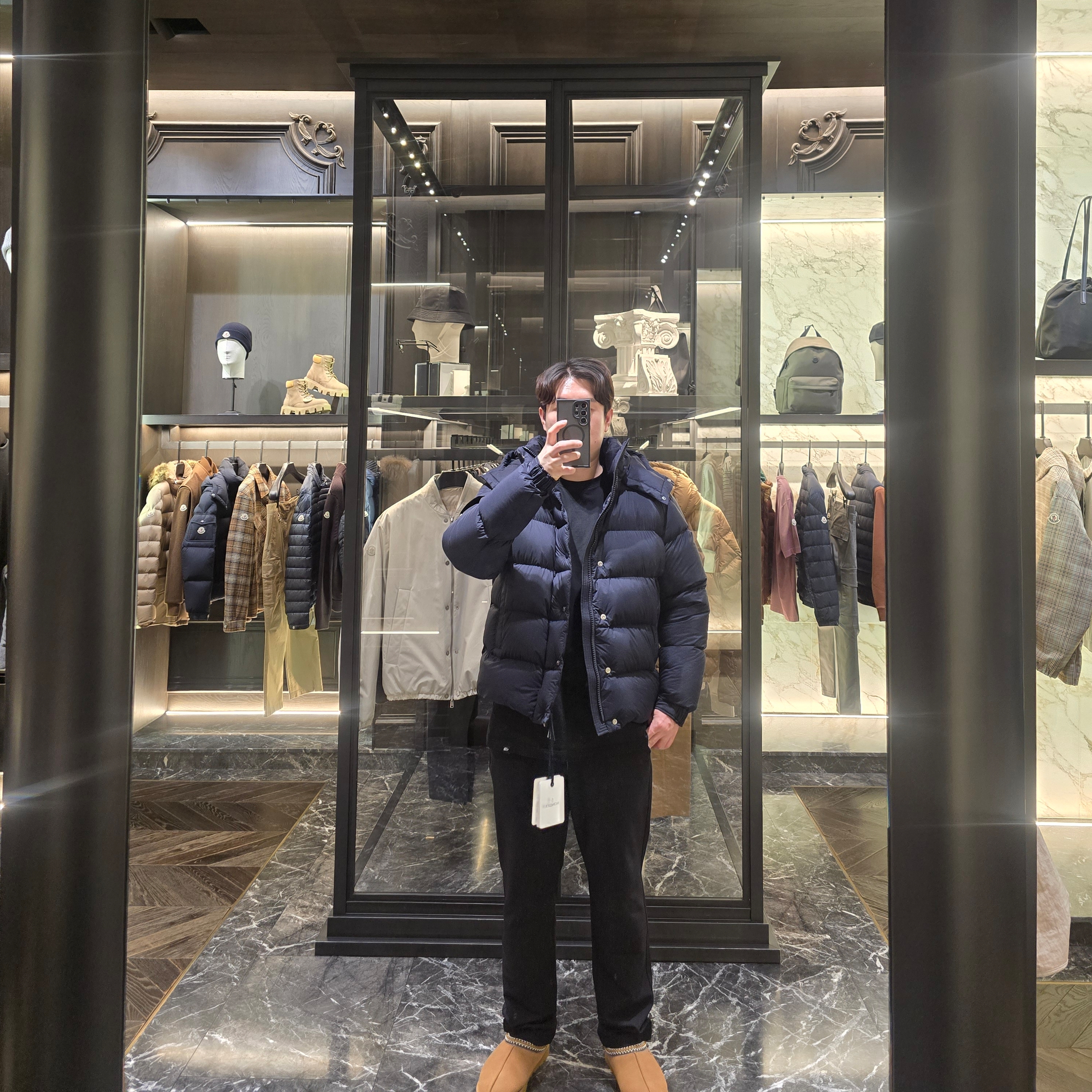 Moncler Maya 70 Hooded Short Down Jacket Night Blue - 25FW 착용 스타일 - 2