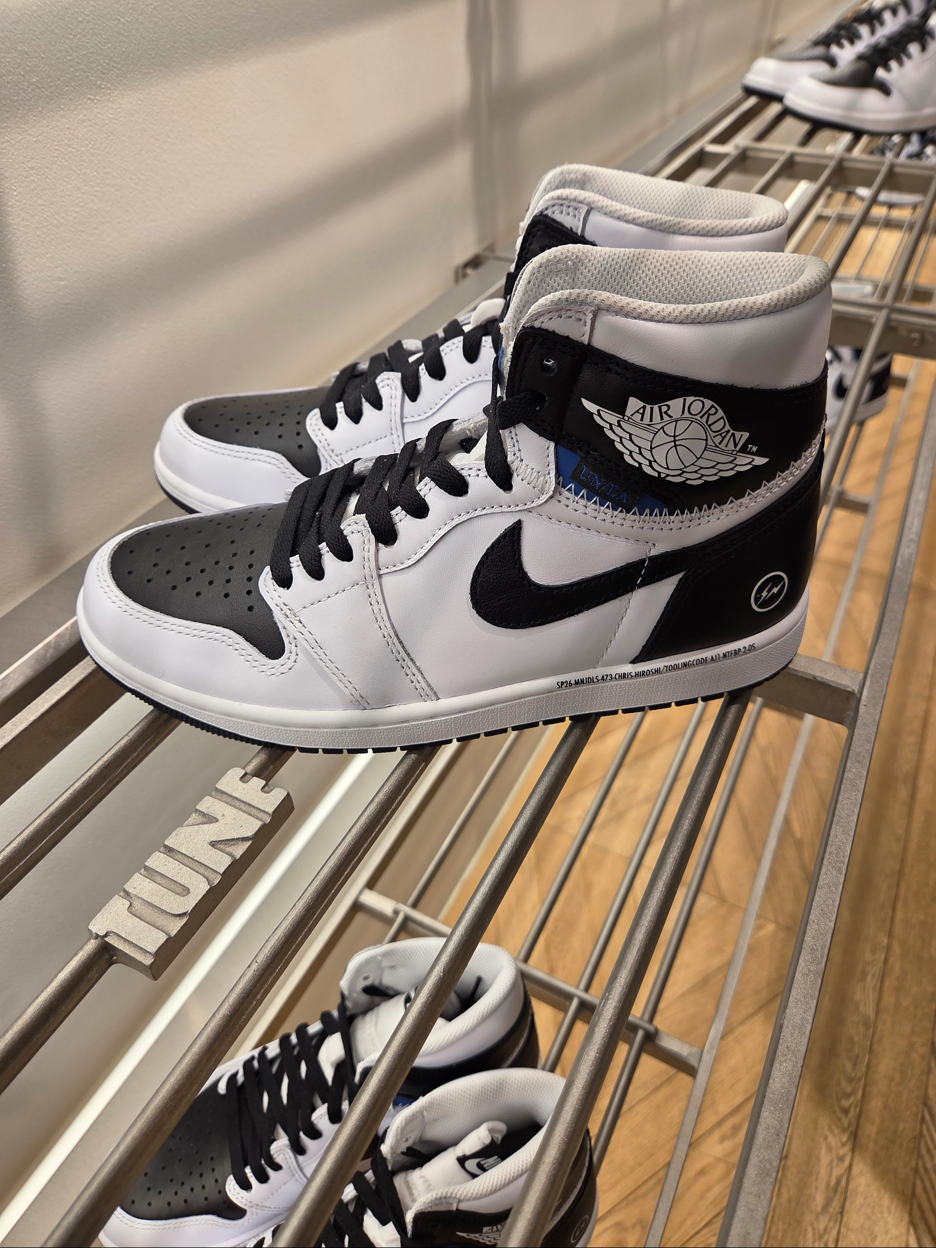 Palace Pertex Frost Balaclava Puffa Black - 22FW, Palace New Era Peak Beanie Black - 24SS 착용 스타일 - 6