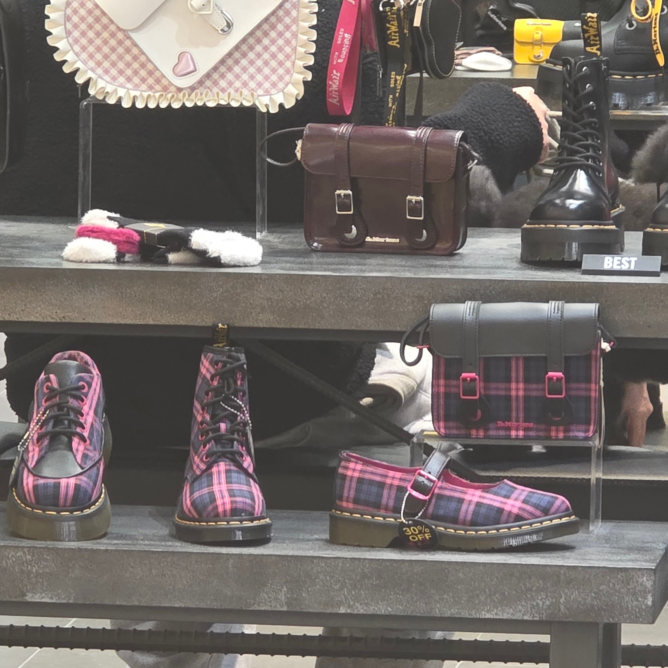 (W) Dr. Martens Elphie Mary Jane Black Pink Multi, (W) Dr. Martens 1460 Tartan Lace Up Boots Pink Multi 착용 스타일