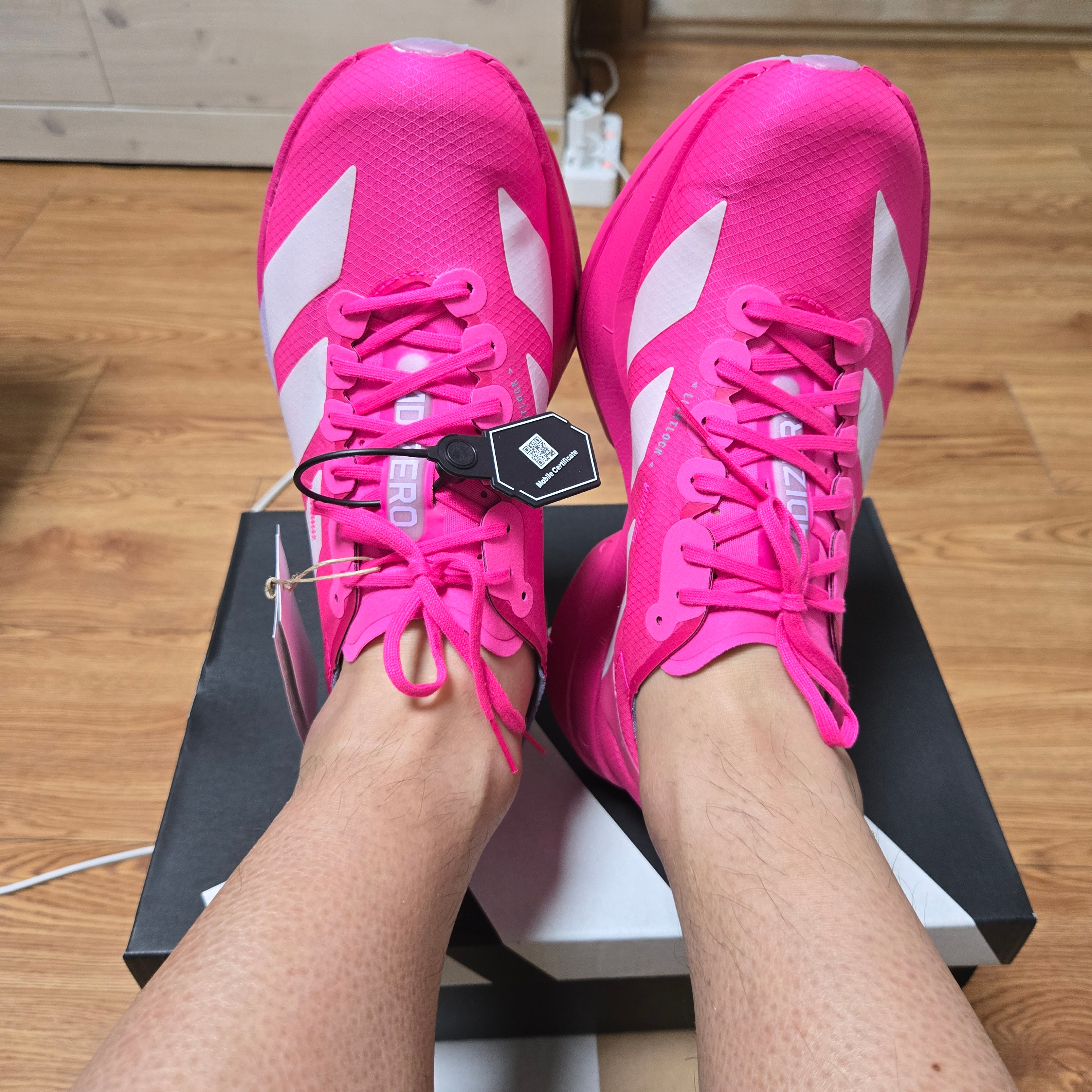 Adidas Adizero Adios Pro 4 Shock Pink Zero Metalic 착용 스타일 - 7