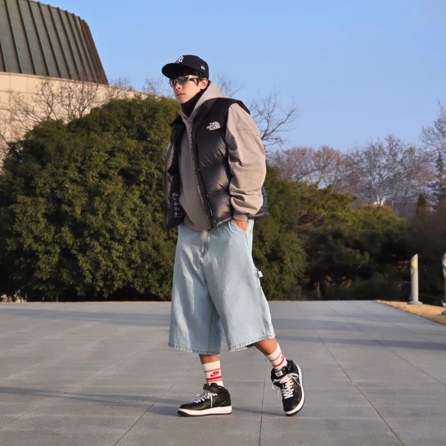 The North Face Novelty Nuptse Vest RDS Dark Gray - 25FW, Nike x Stussy Air Force 1 '07 Mid SP Black 착용 스타일 - 3
