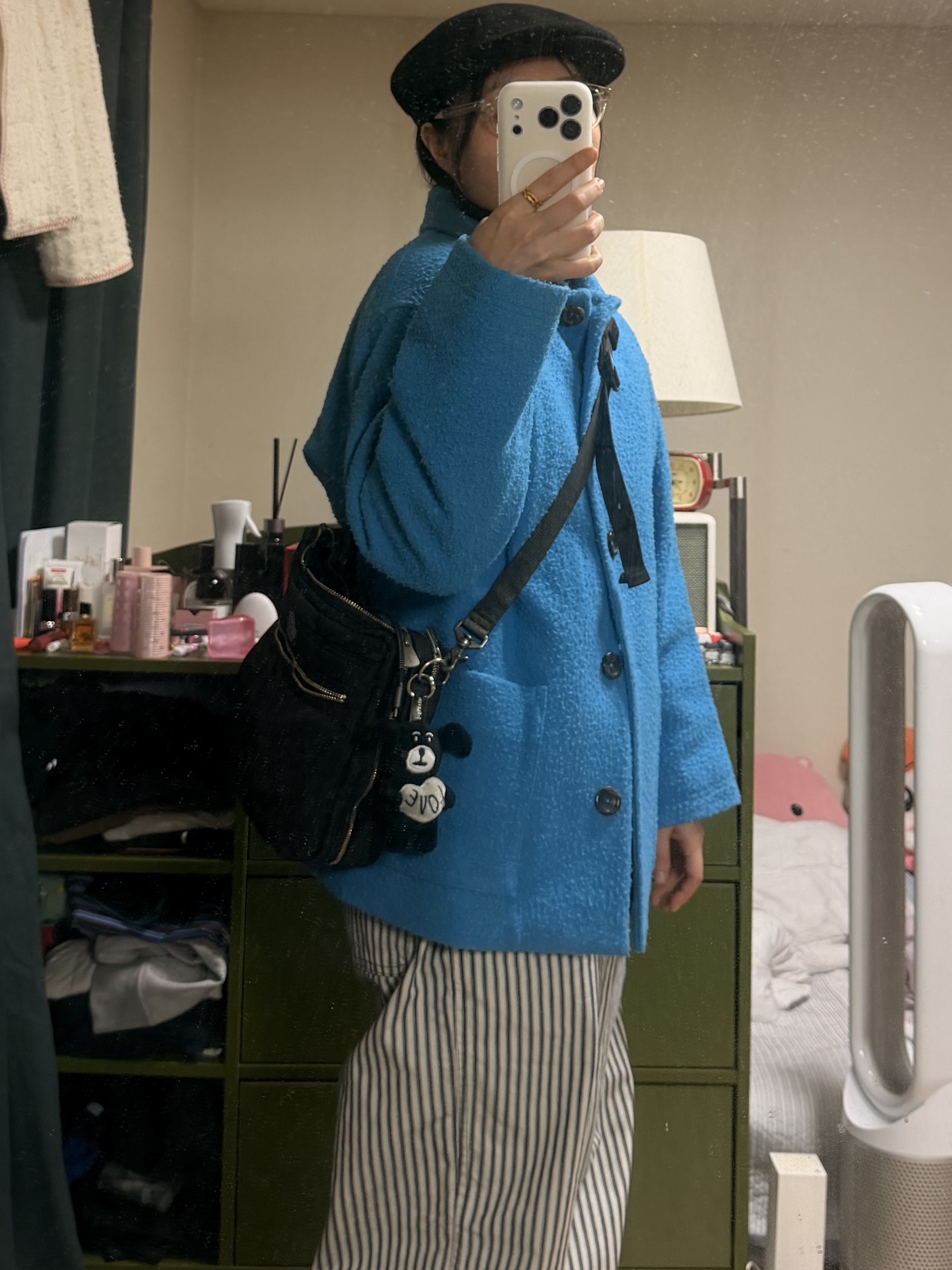 Porter Classic Super Nylon Shoulder Bag M Blue 착용 스타일 - 1