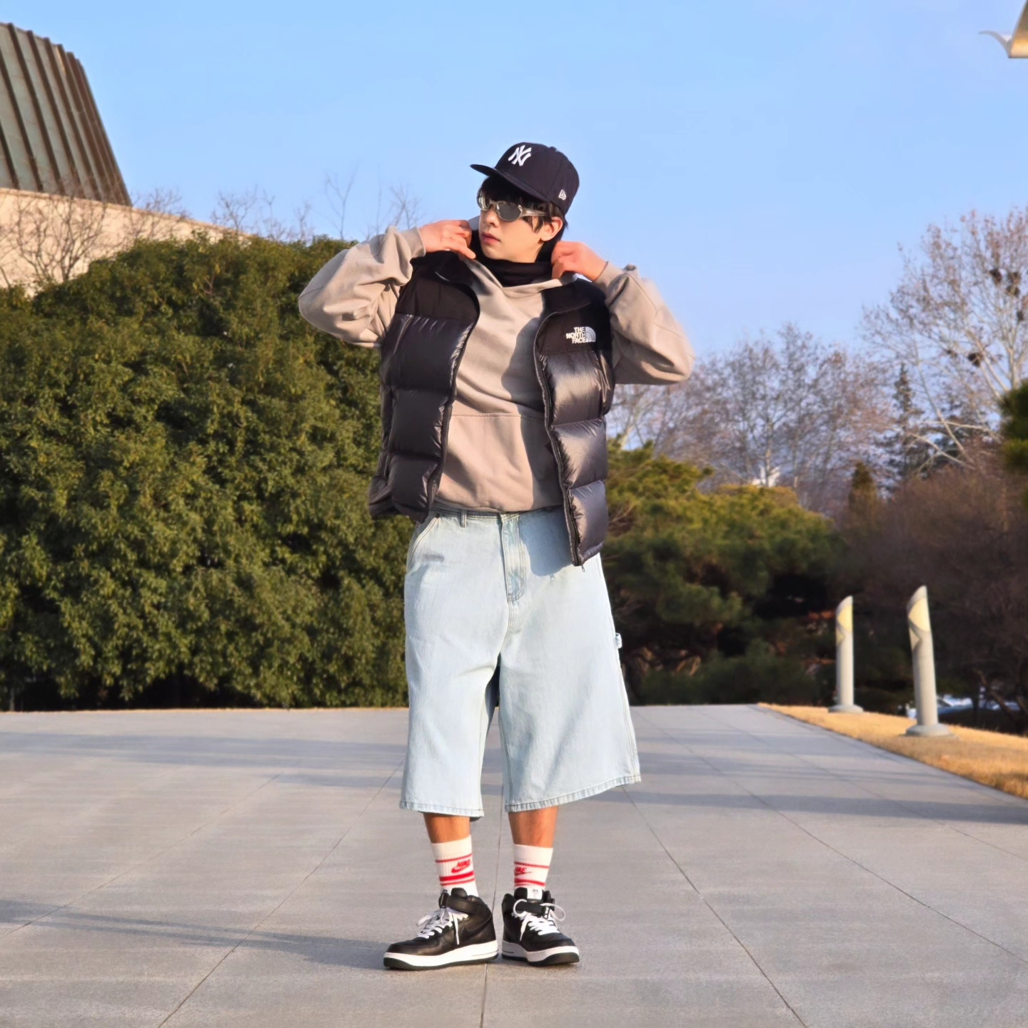The North Face Novelty Nuptse Vest RDS Dark Gray - 25FW, Nike x Stussy Air Force 1 '07 Mid SP Black 착용 스타일 - 7