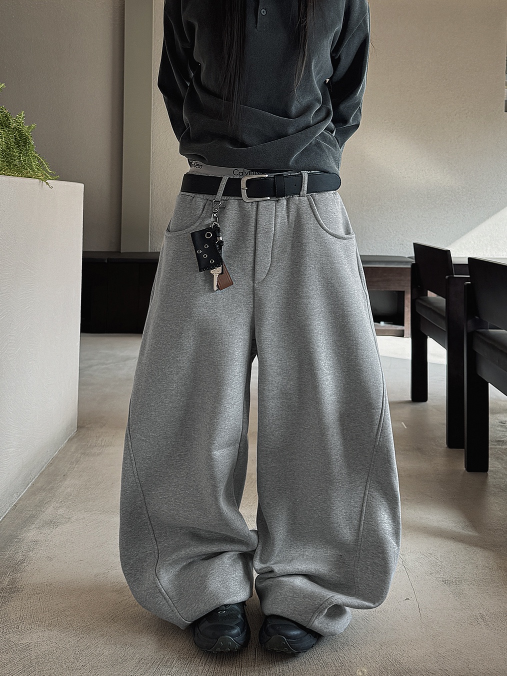 Oakley Light Breathe Triple Black, Aftermath Atm Logo Ball Cap Black 착용 스타일 - 1