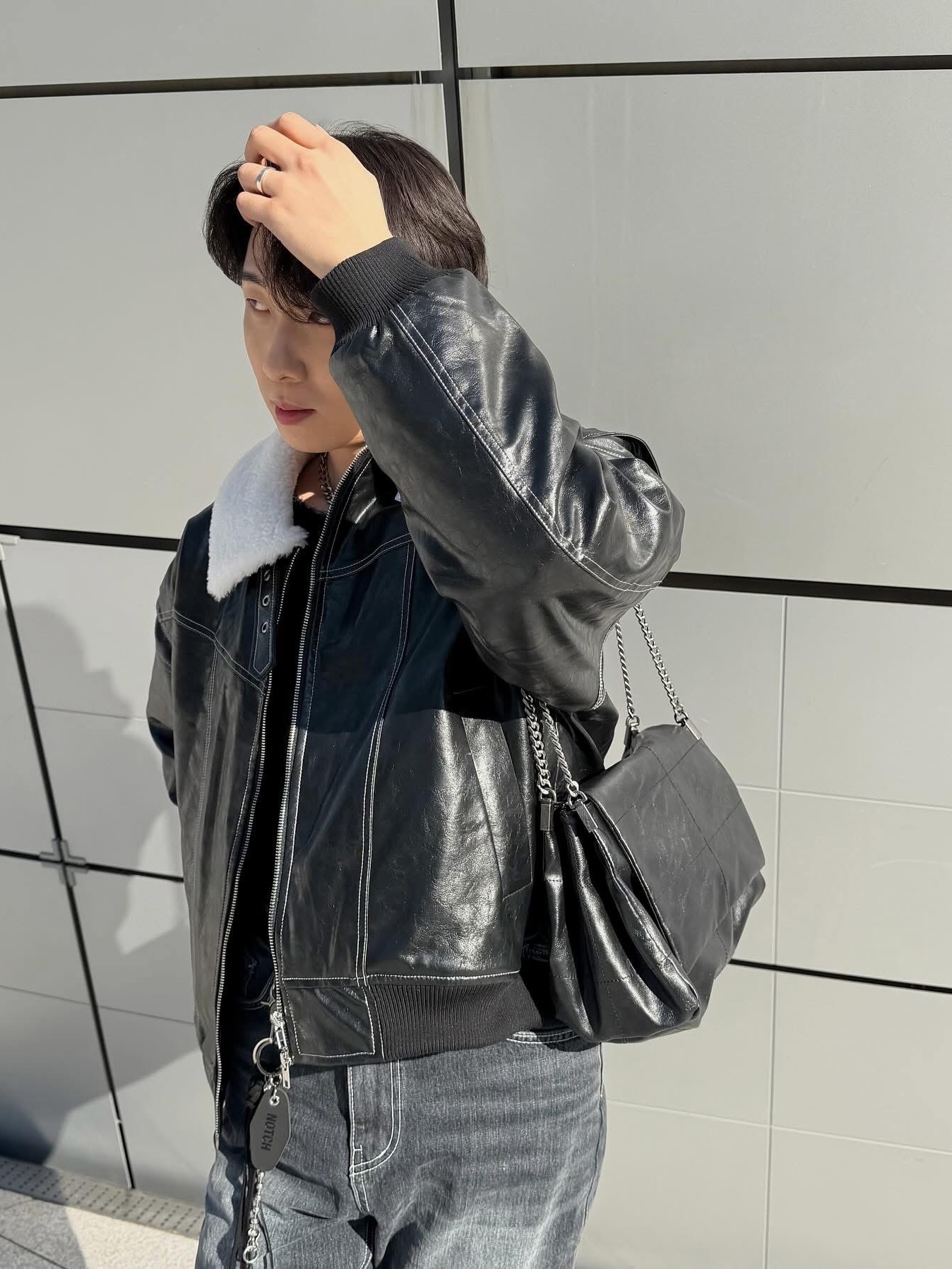 Zara Rock Style Flap Shoulder Bag Black 착용 스타일 - 8