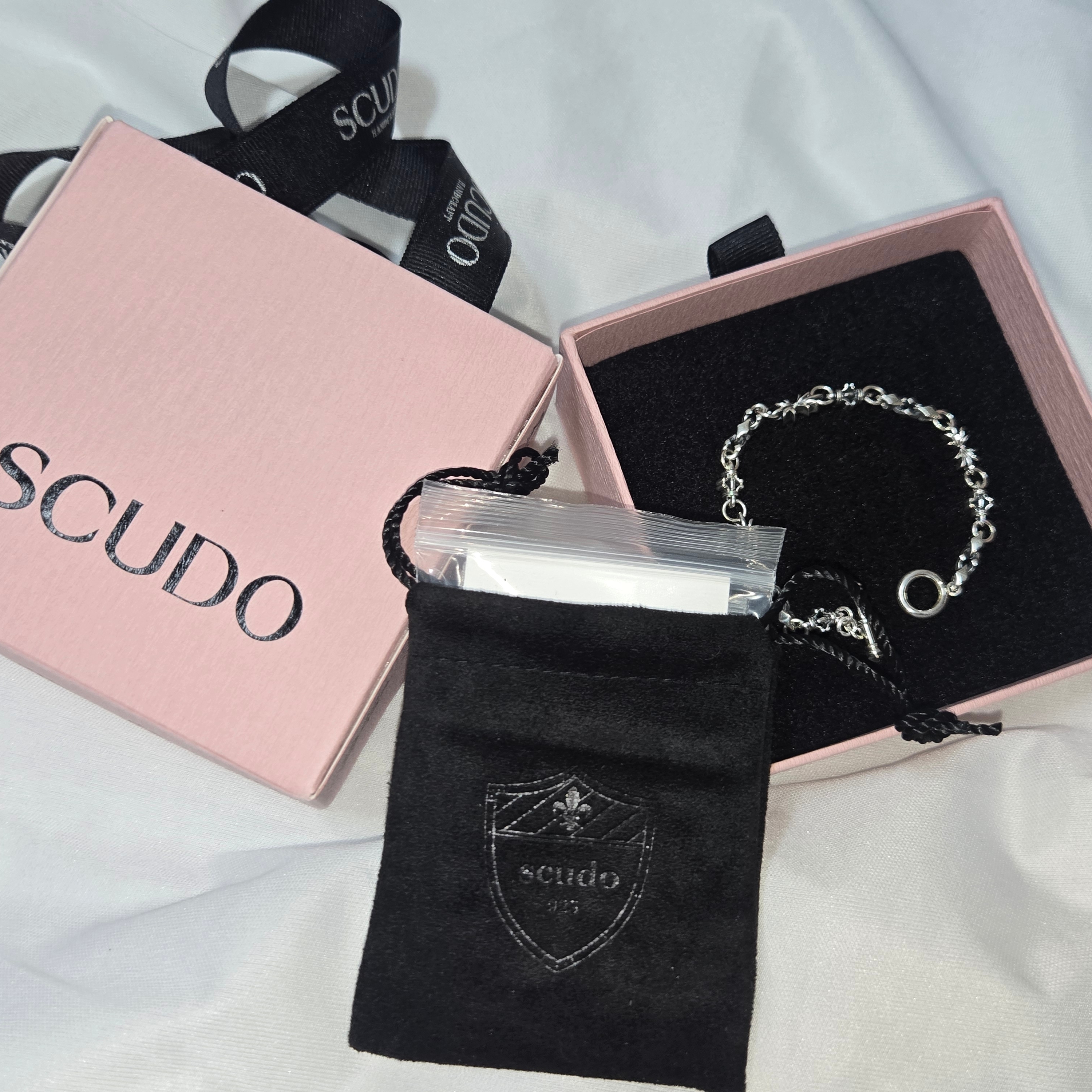 Scudo Signature Link Bracelet Slim 착용 스타일 - 1