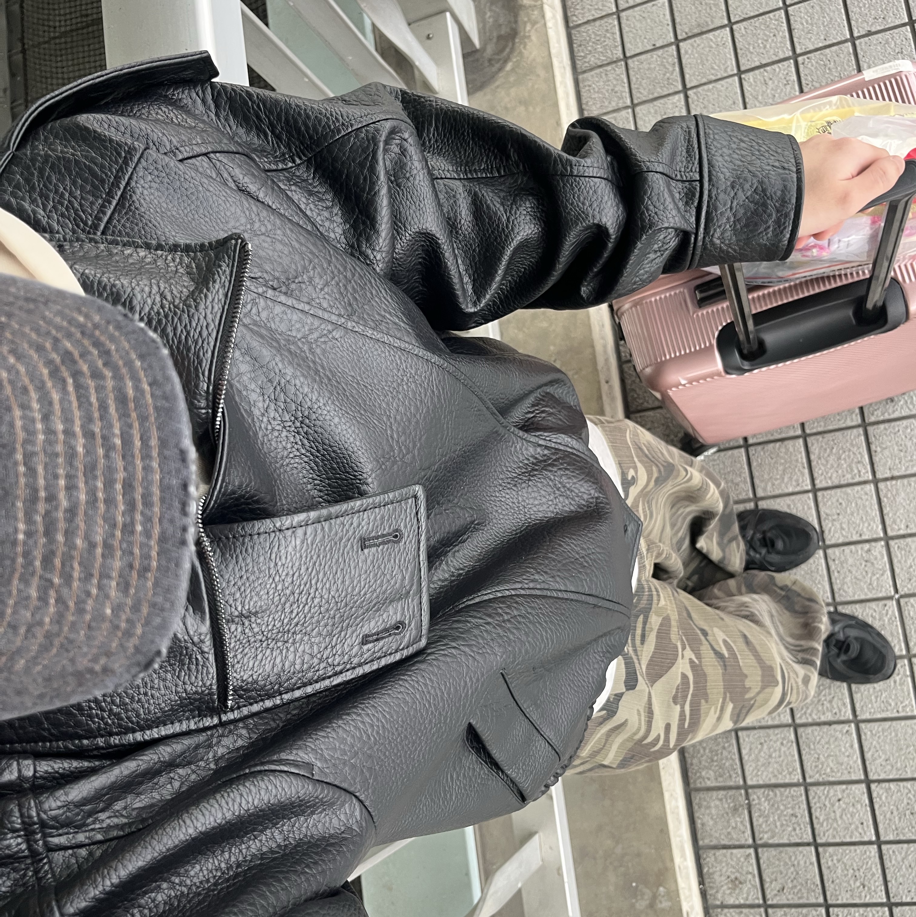 ALPHA INDUSTRIES MA-1 Flight Jacket Black, Asics Jog 100 T Black - 4E Extra Wide 착용 스타일 - 6