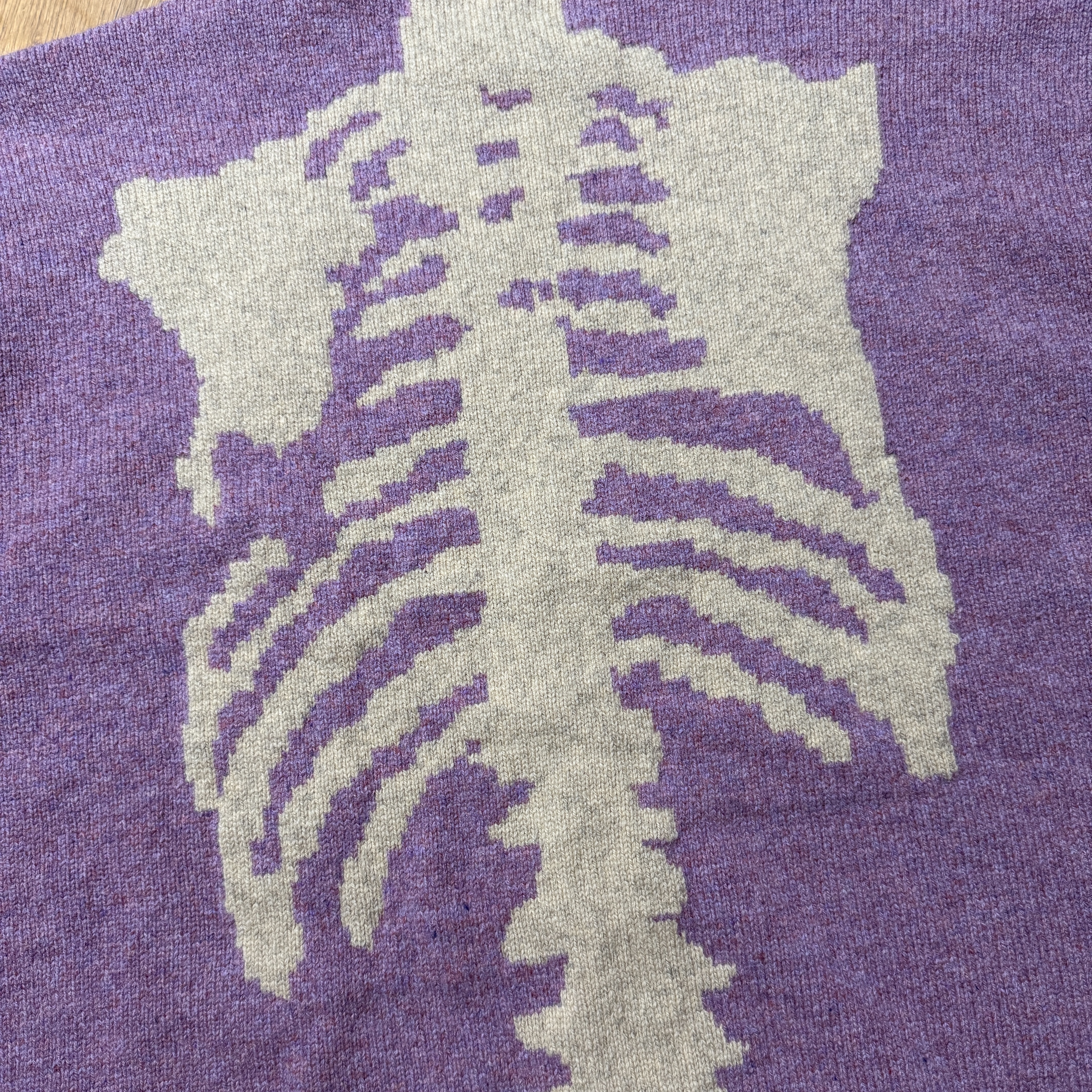 Kapital 5G Wool Bone Crewneck Sweater Light Purple 착용 스타일 - 2