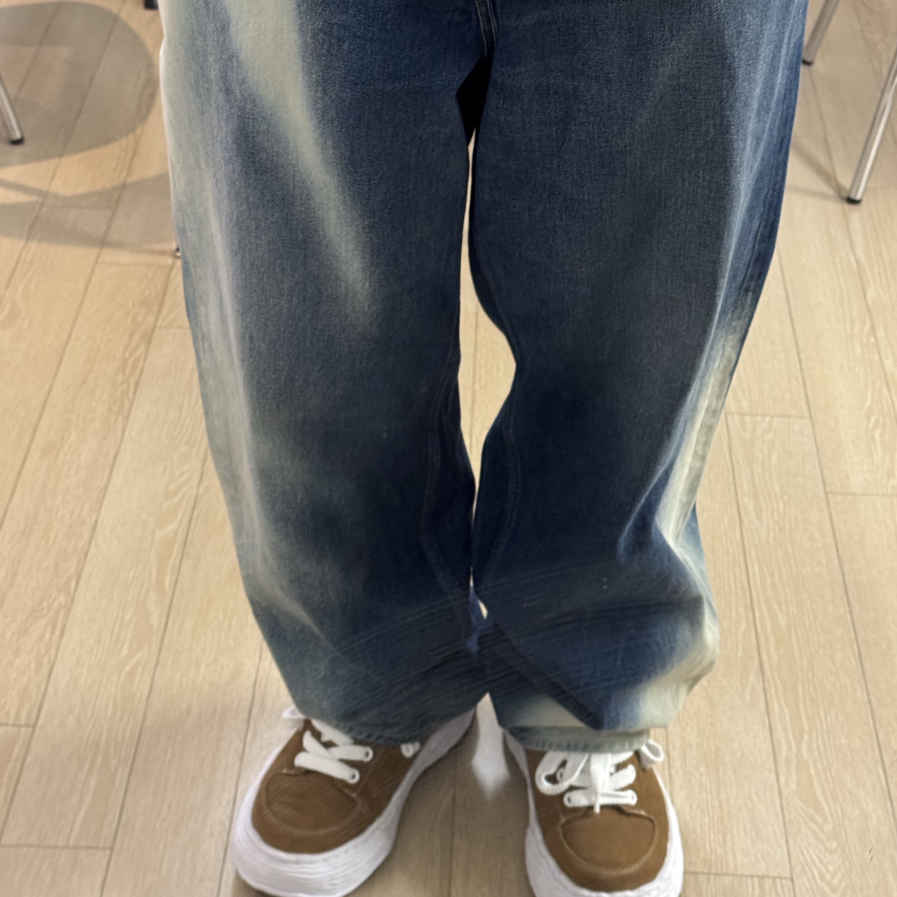 Maison Mihara Yasuhiro Oliver OG Sole Suede Low-top Sneakers Brown 착용 스타일 - 2