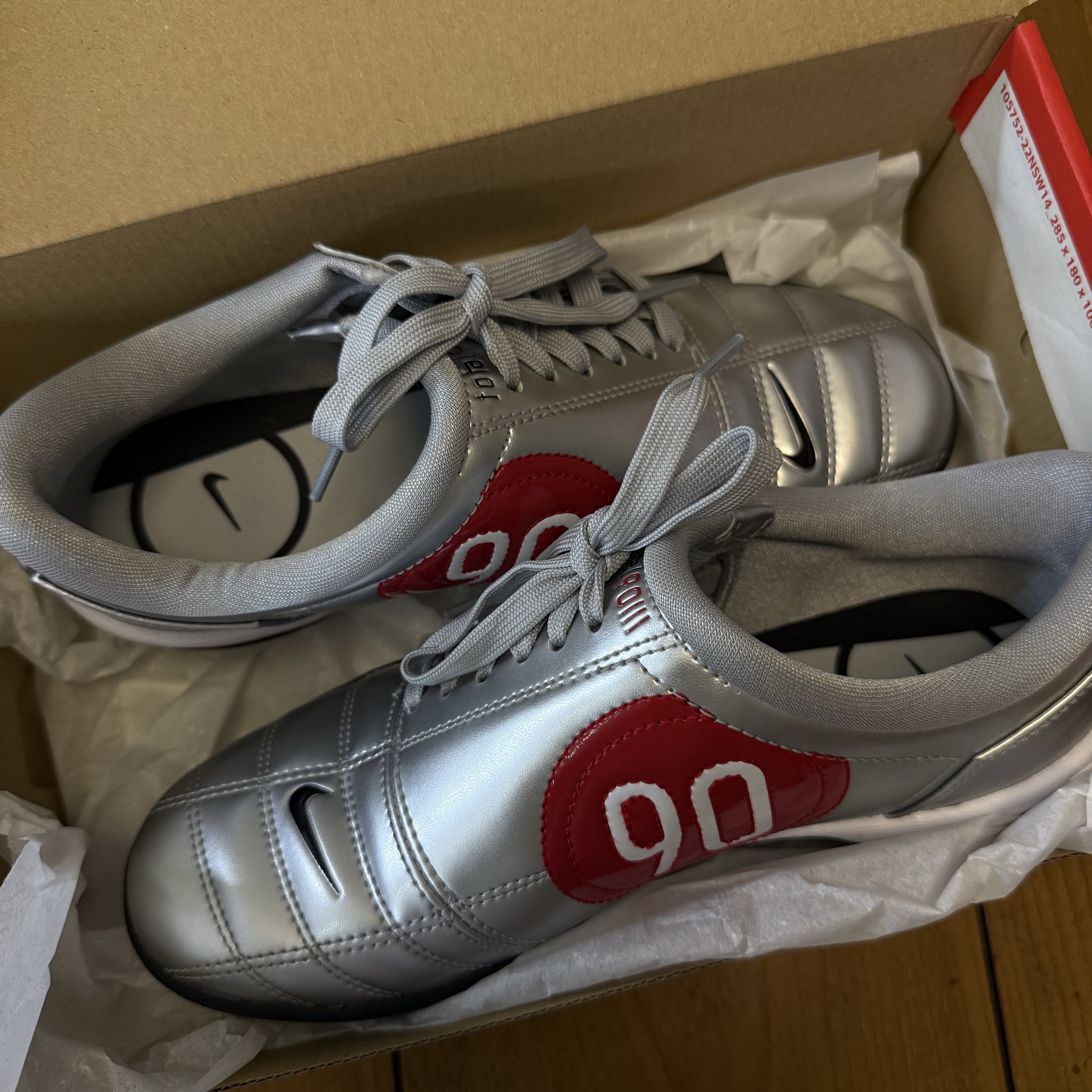 (W) Nike Total 90 Metallic Silver University Red 착용 스타일